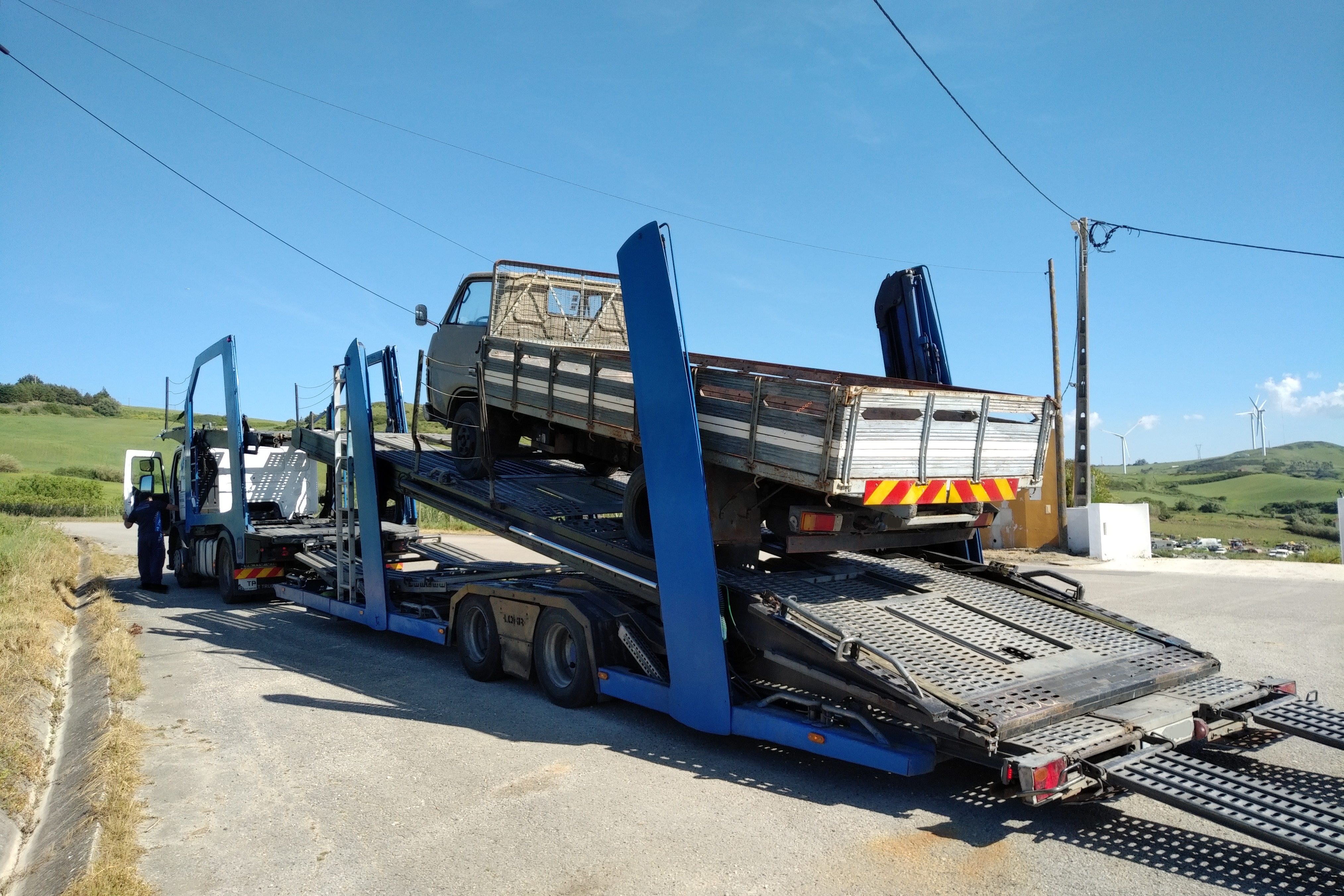 Transport of Toyota Dyna BU30 truck to Port. Shipping to Douala - Cameroon.