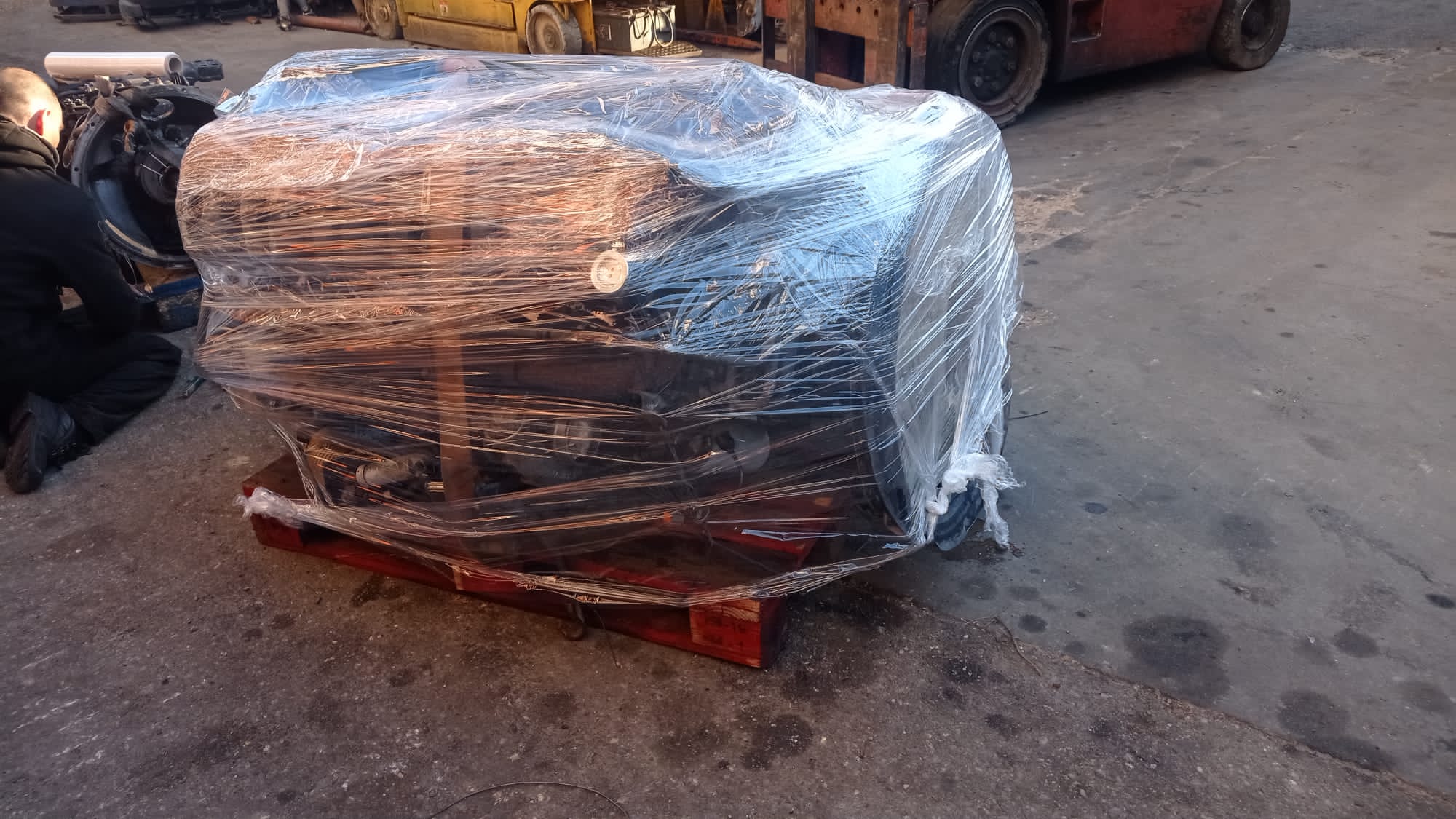 Scania DSC12 Euro 2 engine & Scania GRS900 manual gearbox with retarder recently sold to Lagos - Nigeria.