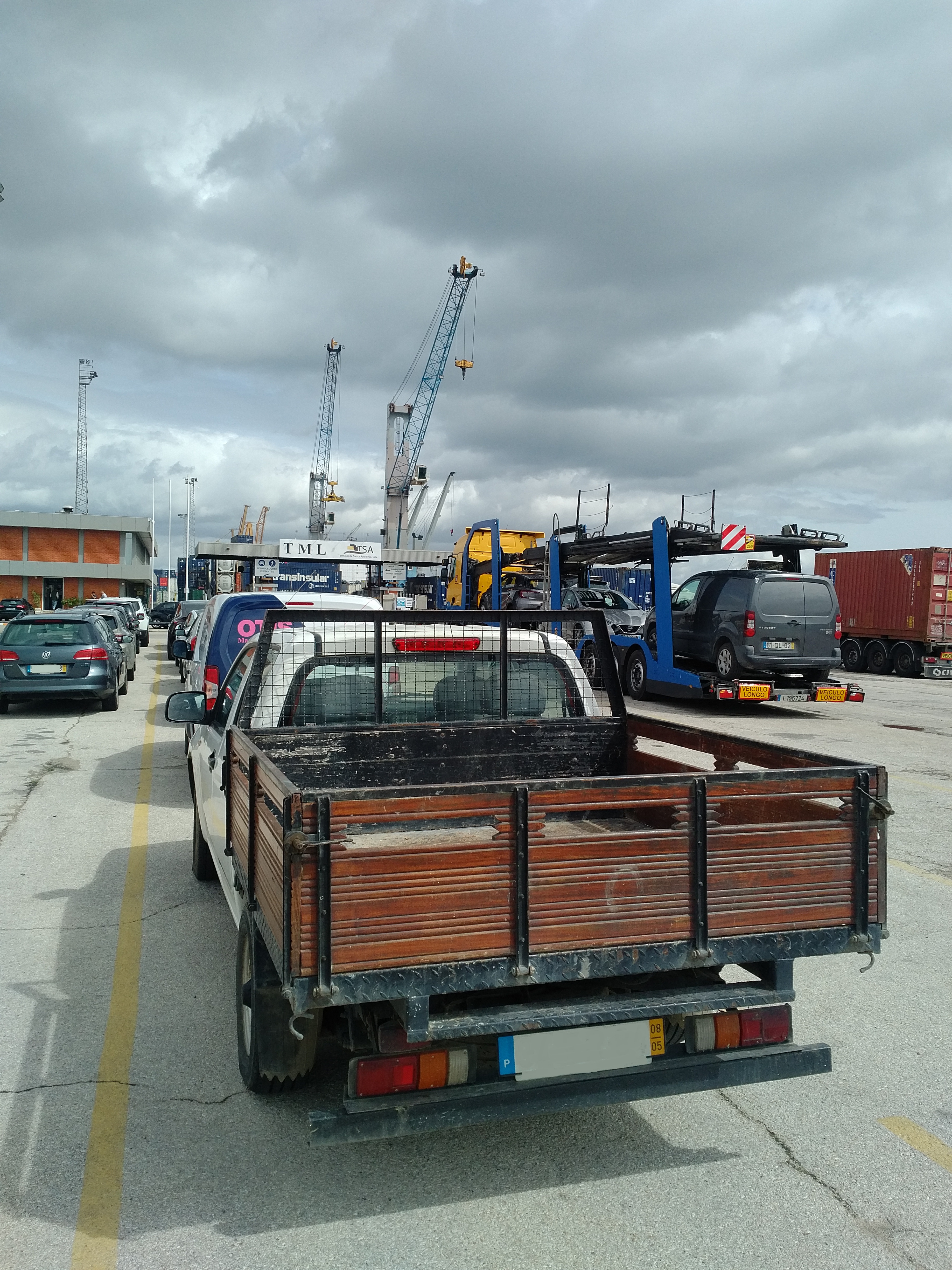 Shipping of Isuzu D-Max pickup truck to Pico - Azores.
