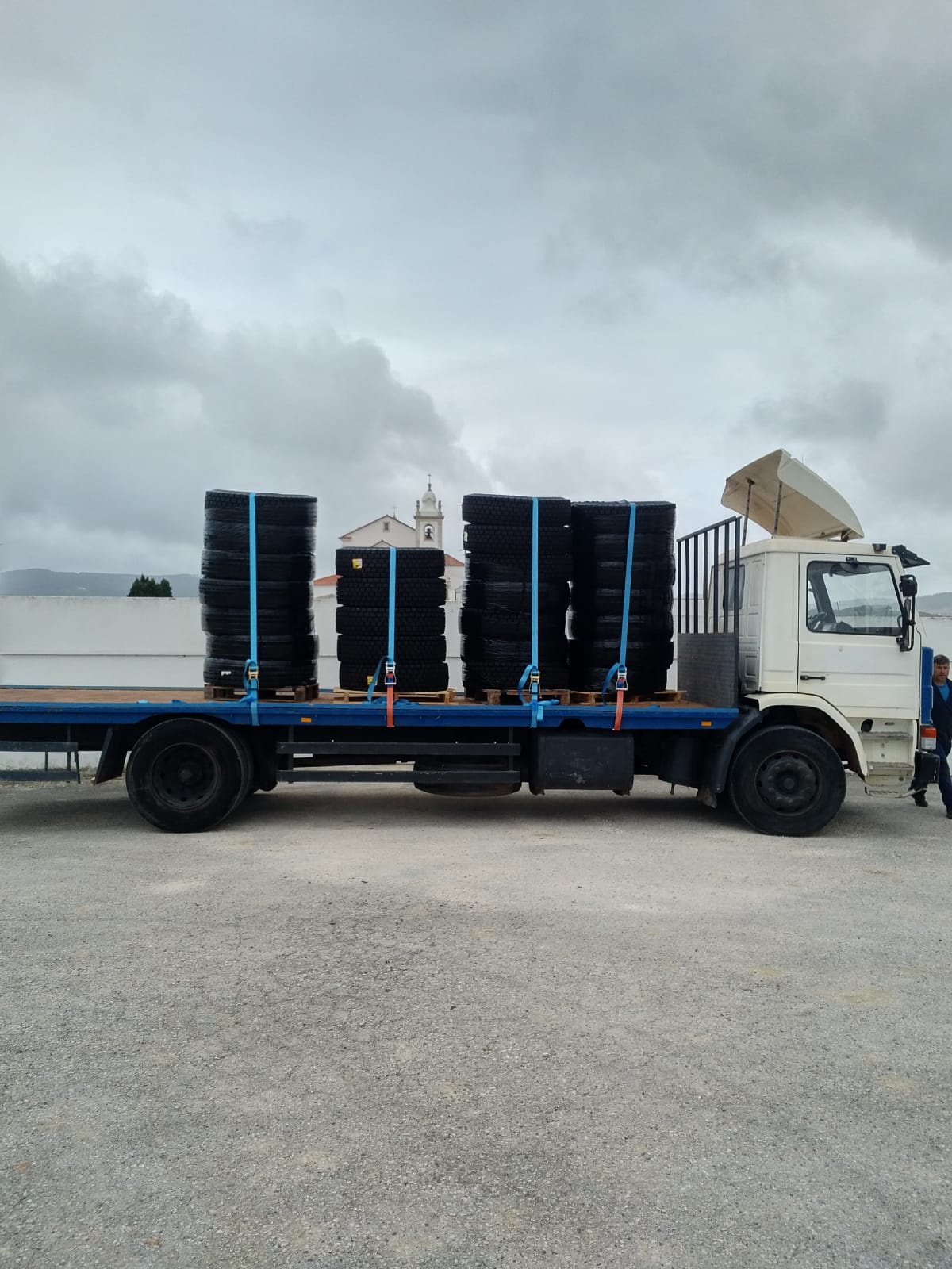 Transport & Delivery of 315/80R22.5 & 13R22.5 truck tyres to Douala - Cameroon.