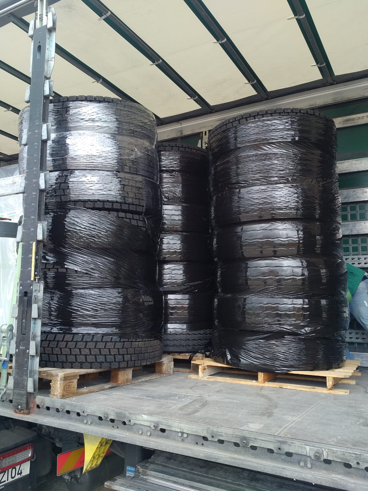 Transport & Delivery of 315/80R22.5 & 13R22.5 truck tyres to Douala - Cameroon.