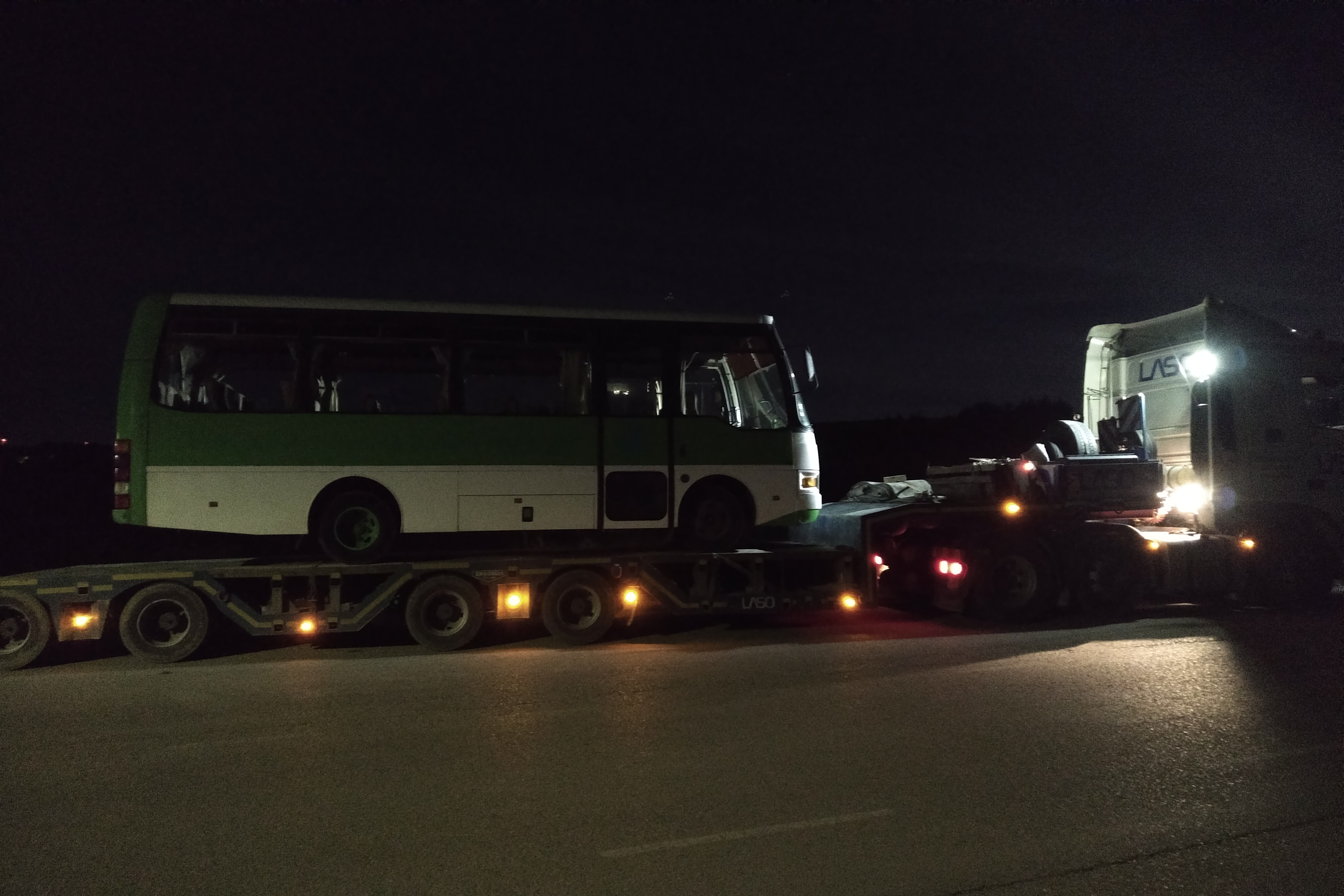 Transport & Delivery of Toyota Coaster 14B minibus to Port. Shipping to Pointe Noire - Congo.