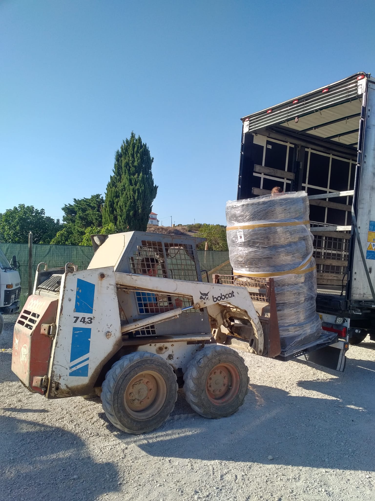 Transport & Delivery of 13R22.5 tyre casings to Georgia.