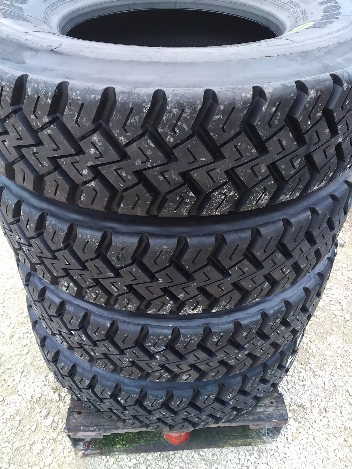 4 x 9.5R17.5 retread truck tyres ready for shipping to France.