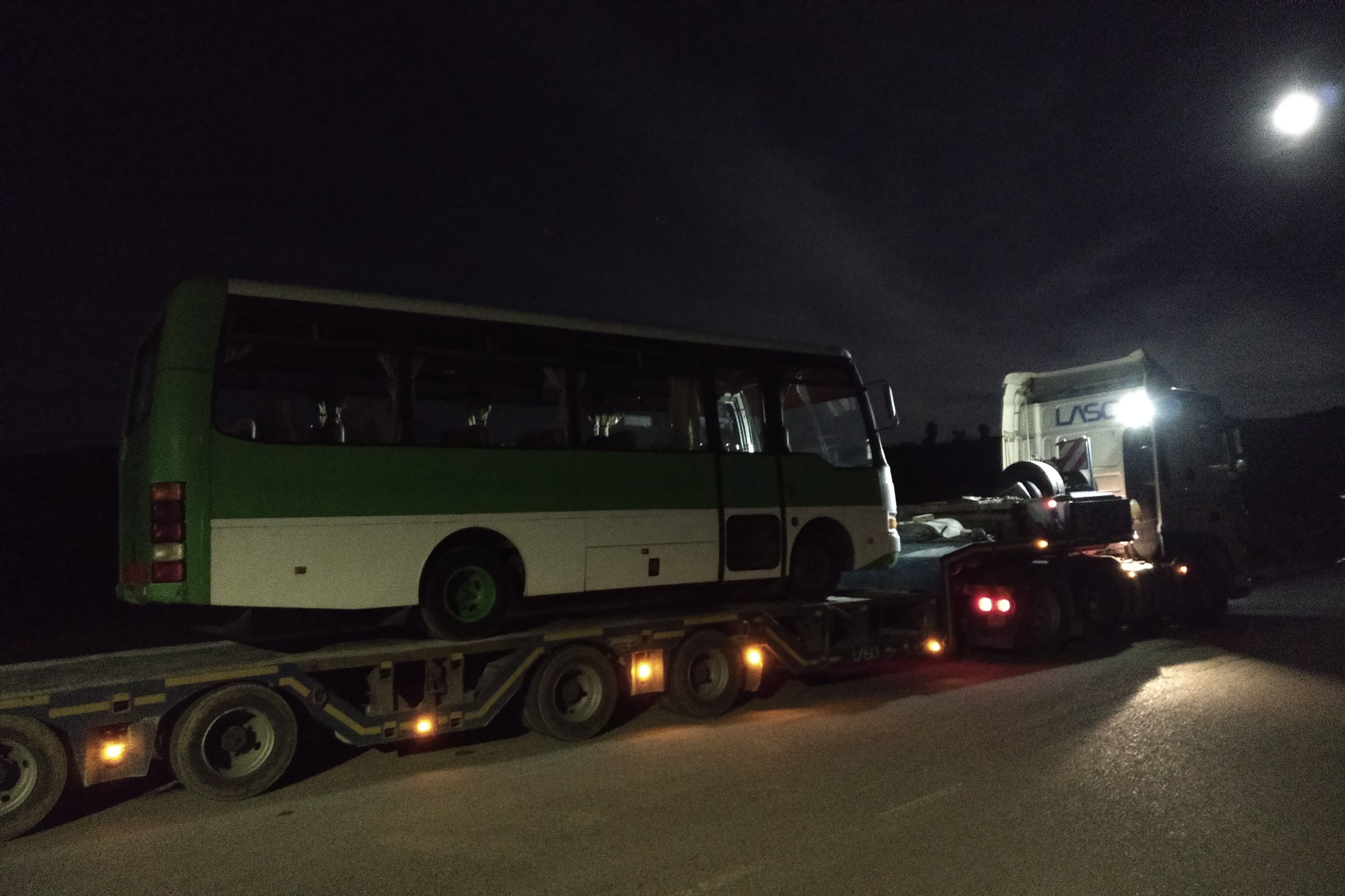Transport & Delivery of Toyota Coaster 14B minibus to Port. Shipping to Pointe Noire - Congo.