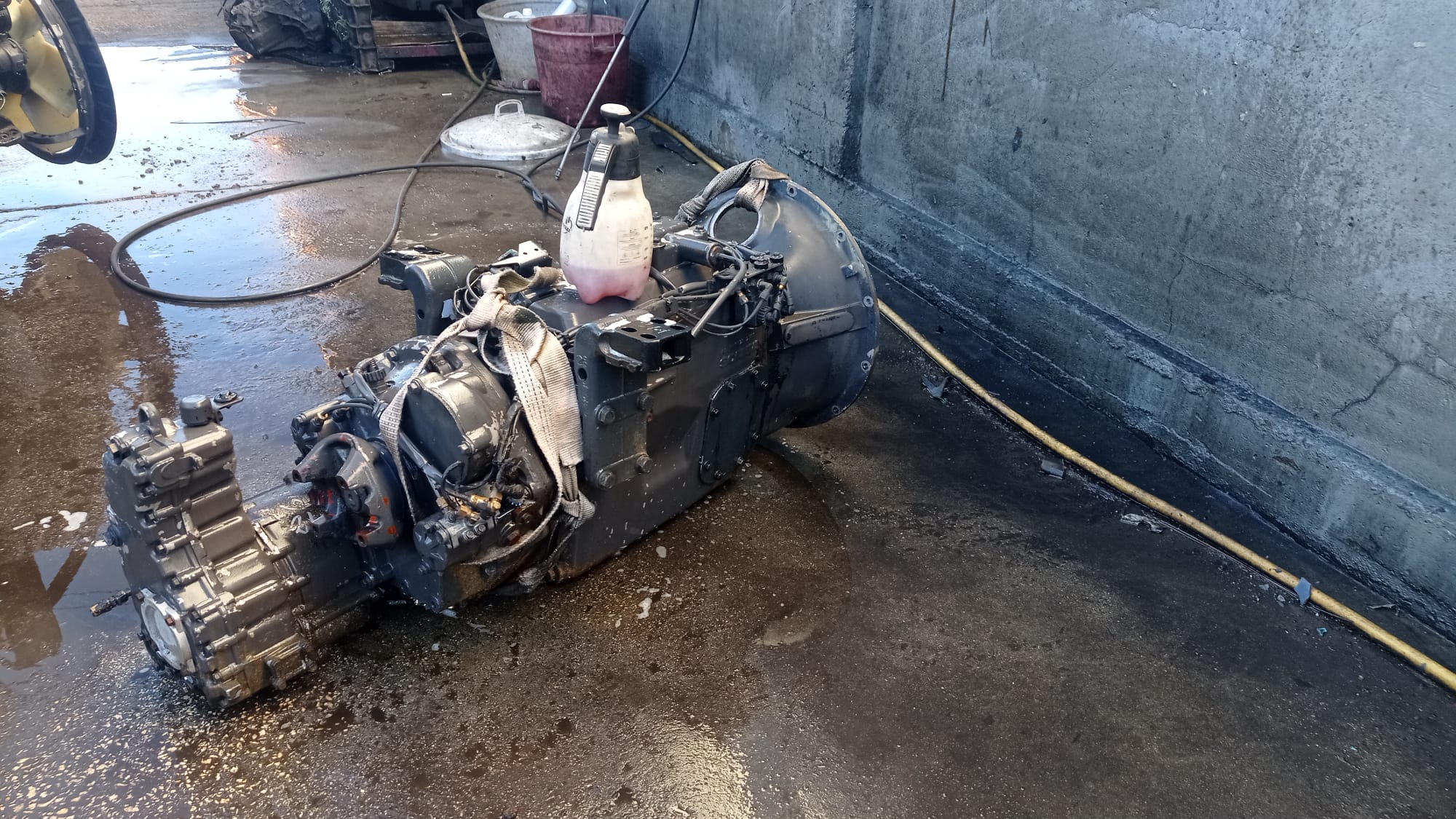 Scania DSC12 Euro 2 engine & Scania GRS900 manual gearbox with retarder recently sold to Lagos - Nigeria.