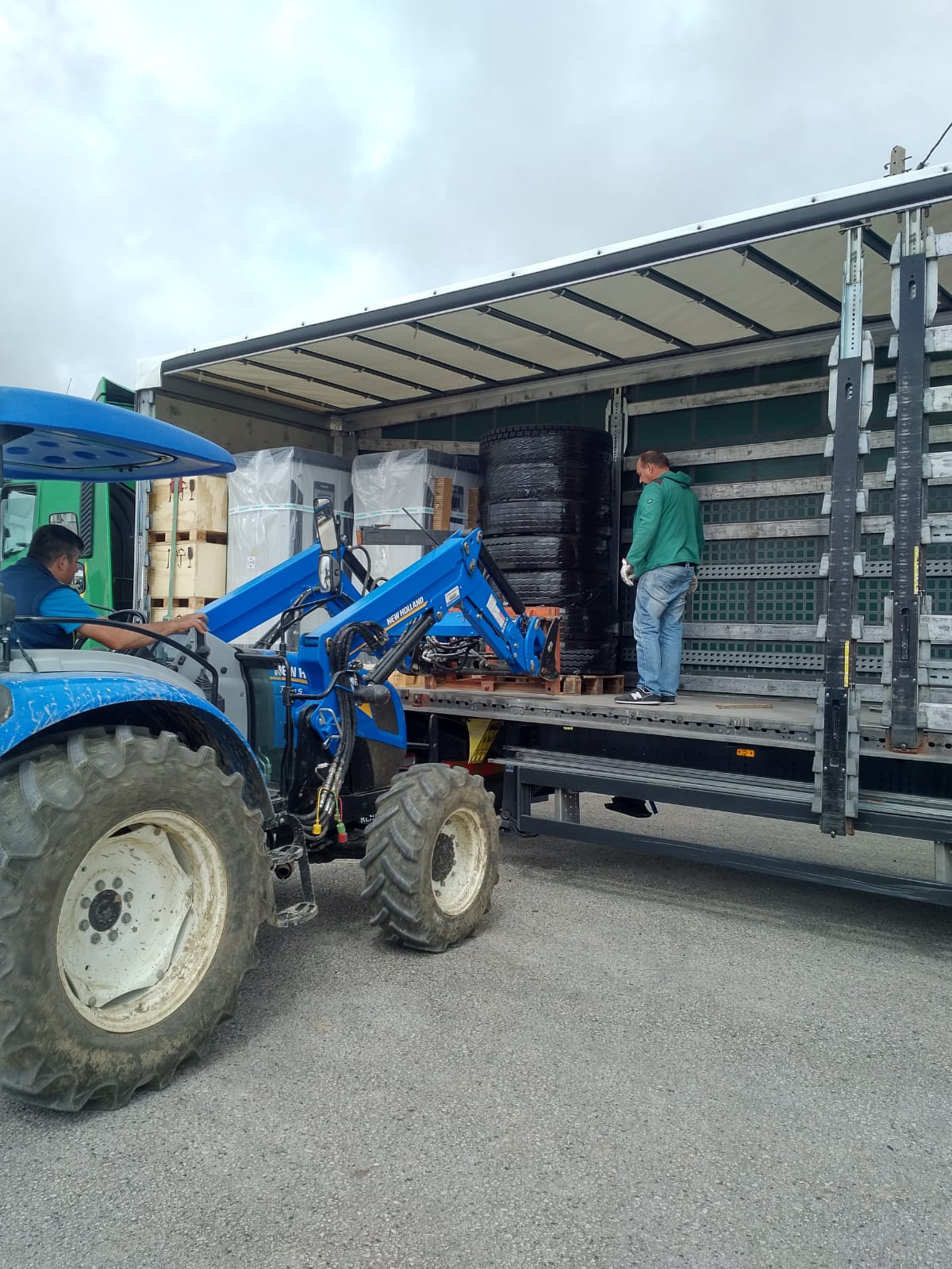 Transport & Delivery of 315/80R22.5 & 13R22.5 truck tyres to Douala - Cameroon.