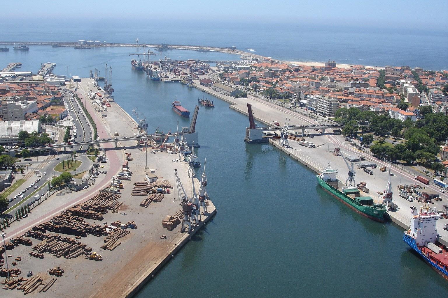 Vehicle Shipping from Portugal to Africa – RoRo and Container Shipping Services