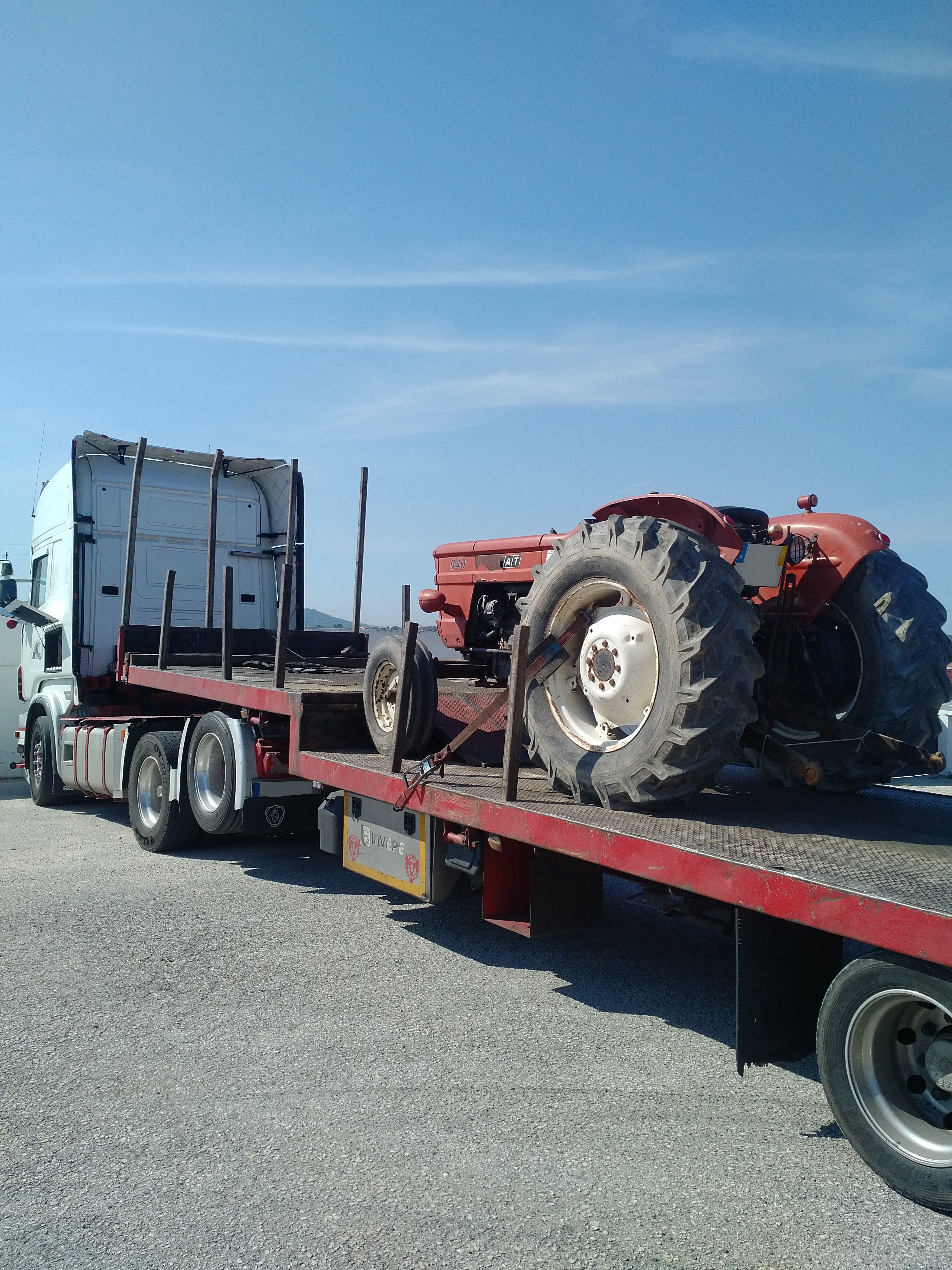Transport & Delivery of FIAT 640 farm tractor to port.