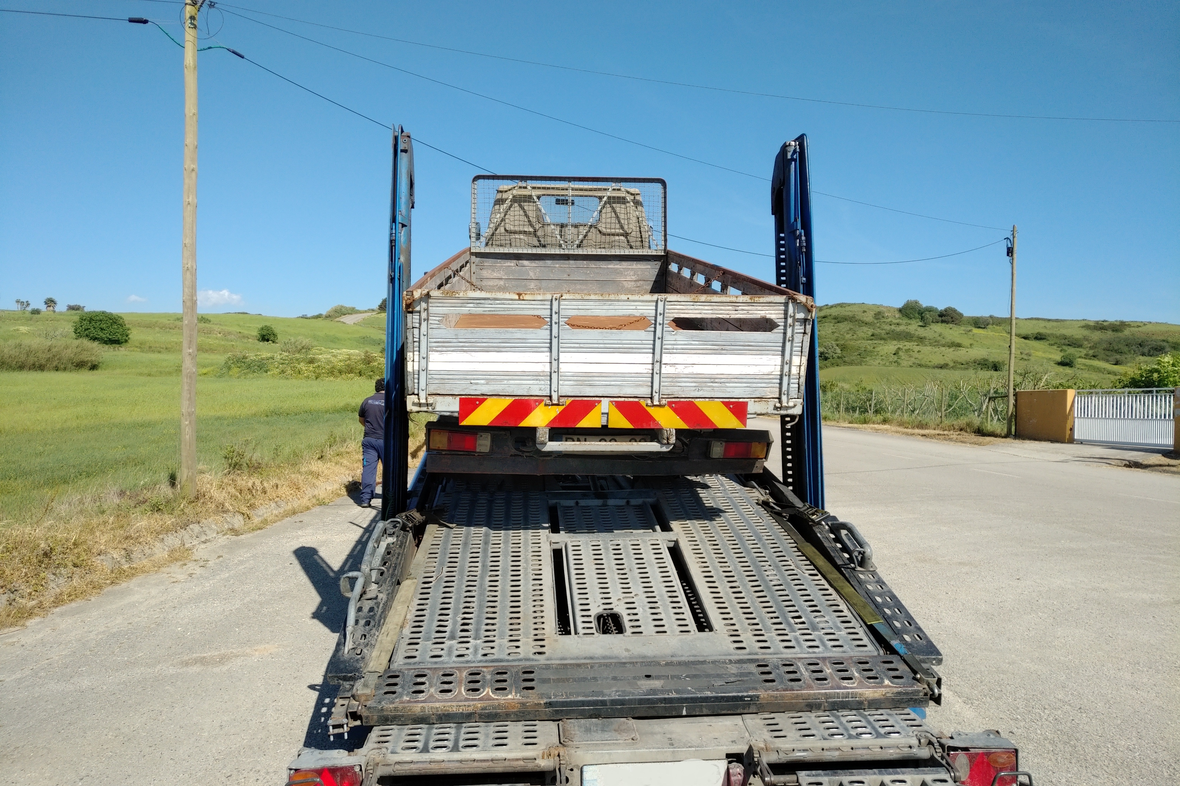 Transport of Toyota Dyna BU30 truck to Port. Shipping to Douala - Cameroon.