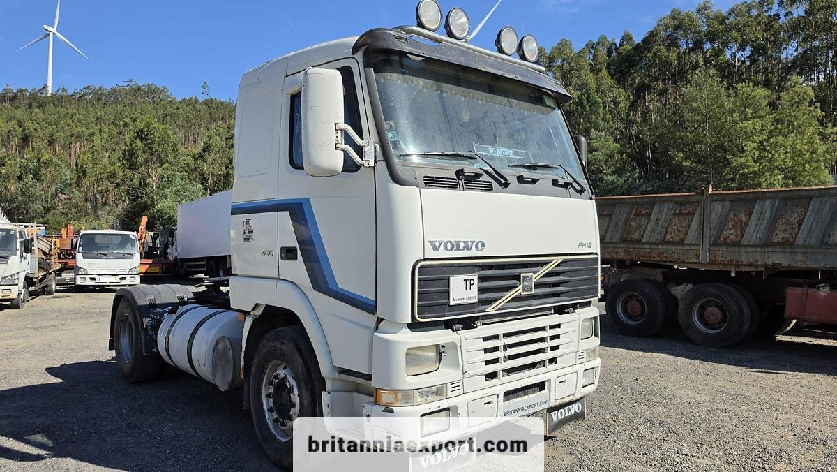 2001 Volvo FH12 420 Manual Tractor Unit for Sale – Euro 3, Hydraulics & 614,308 km