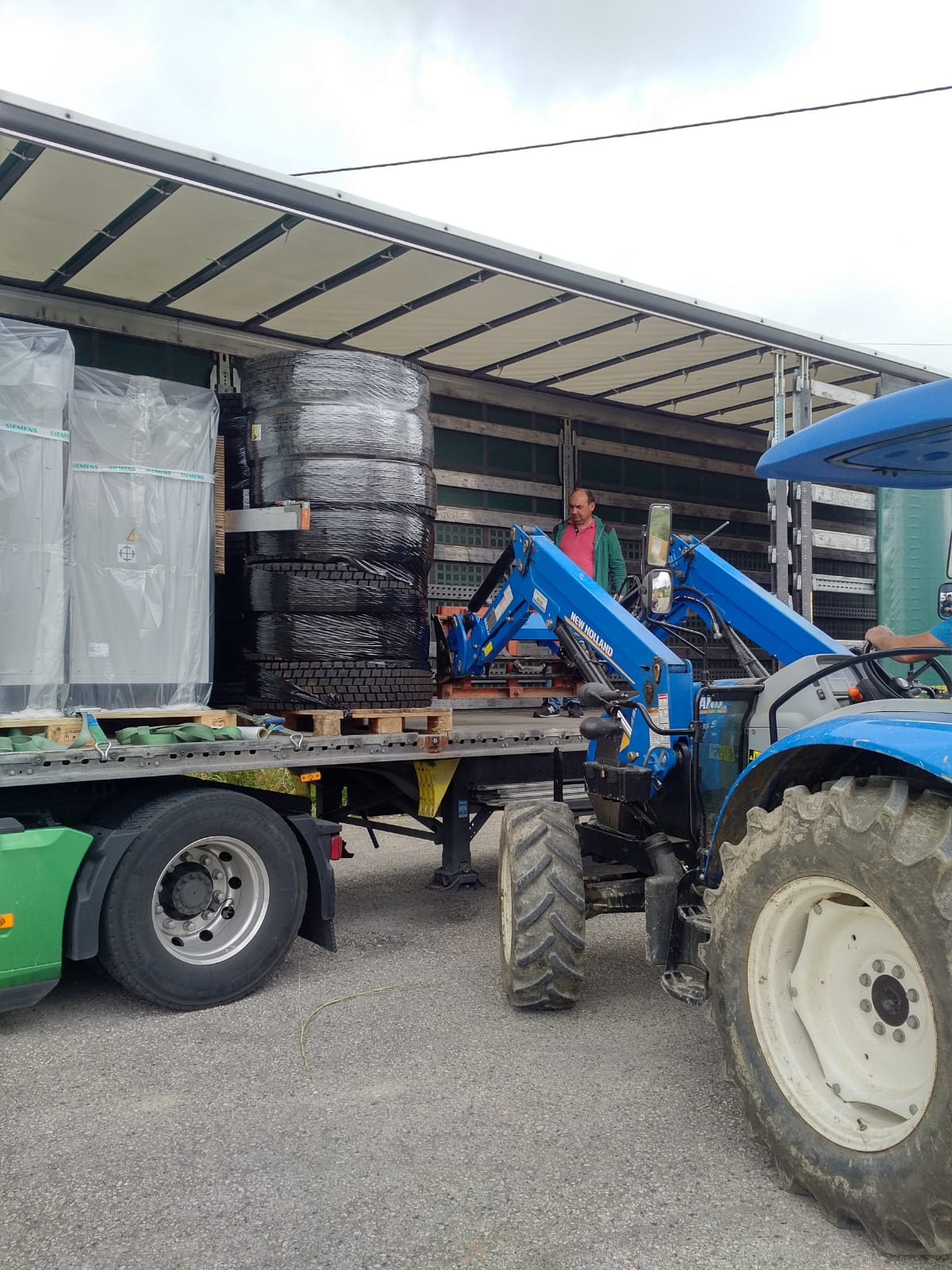 Transport & Delivery of 315/80R22.5 & 13R22.5 truck tyres to Douala - Cameroon.