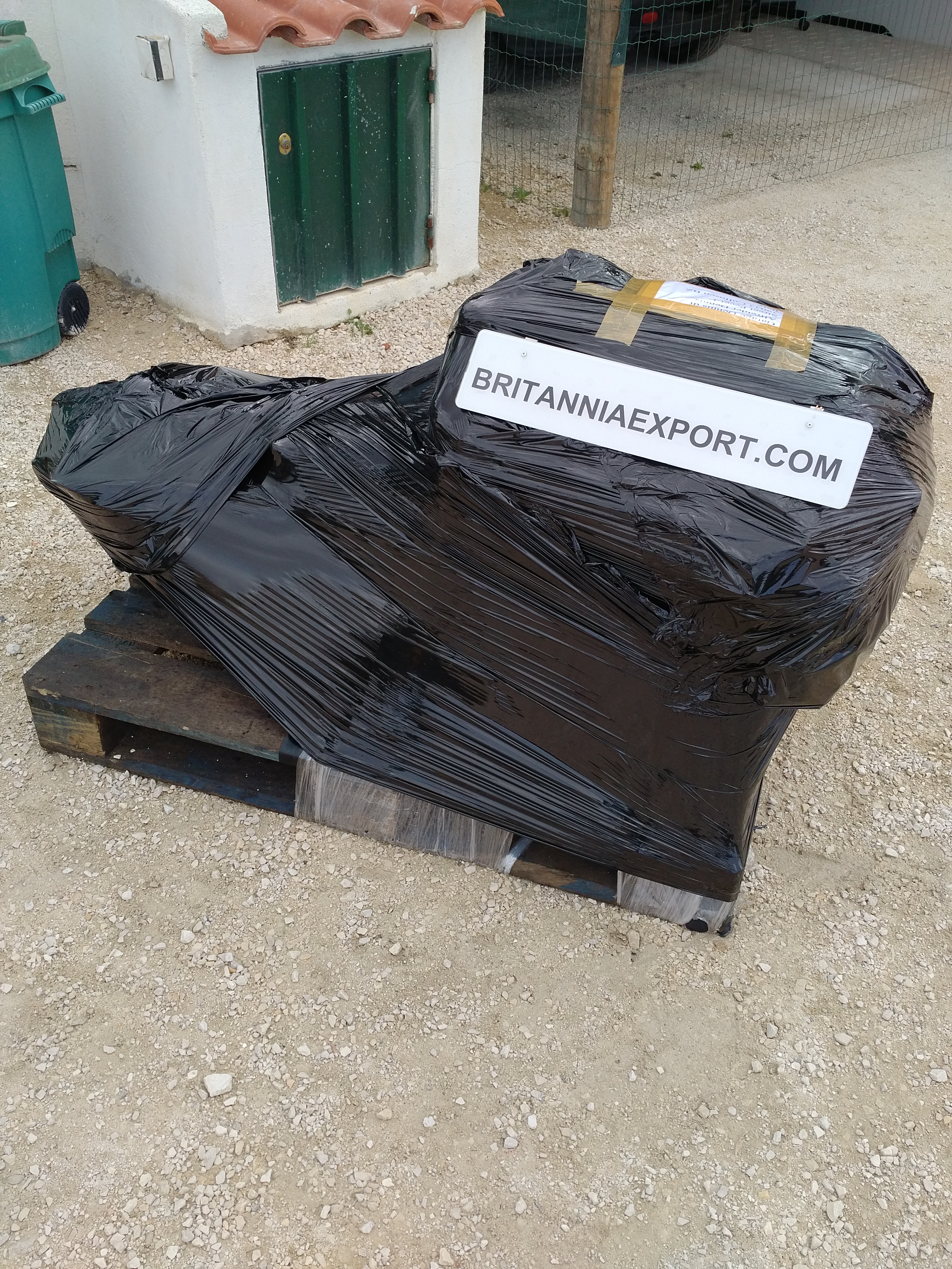 Transport & Delivery of Toyota B engine & gearbox complete to Colfosco BZ - Italy.