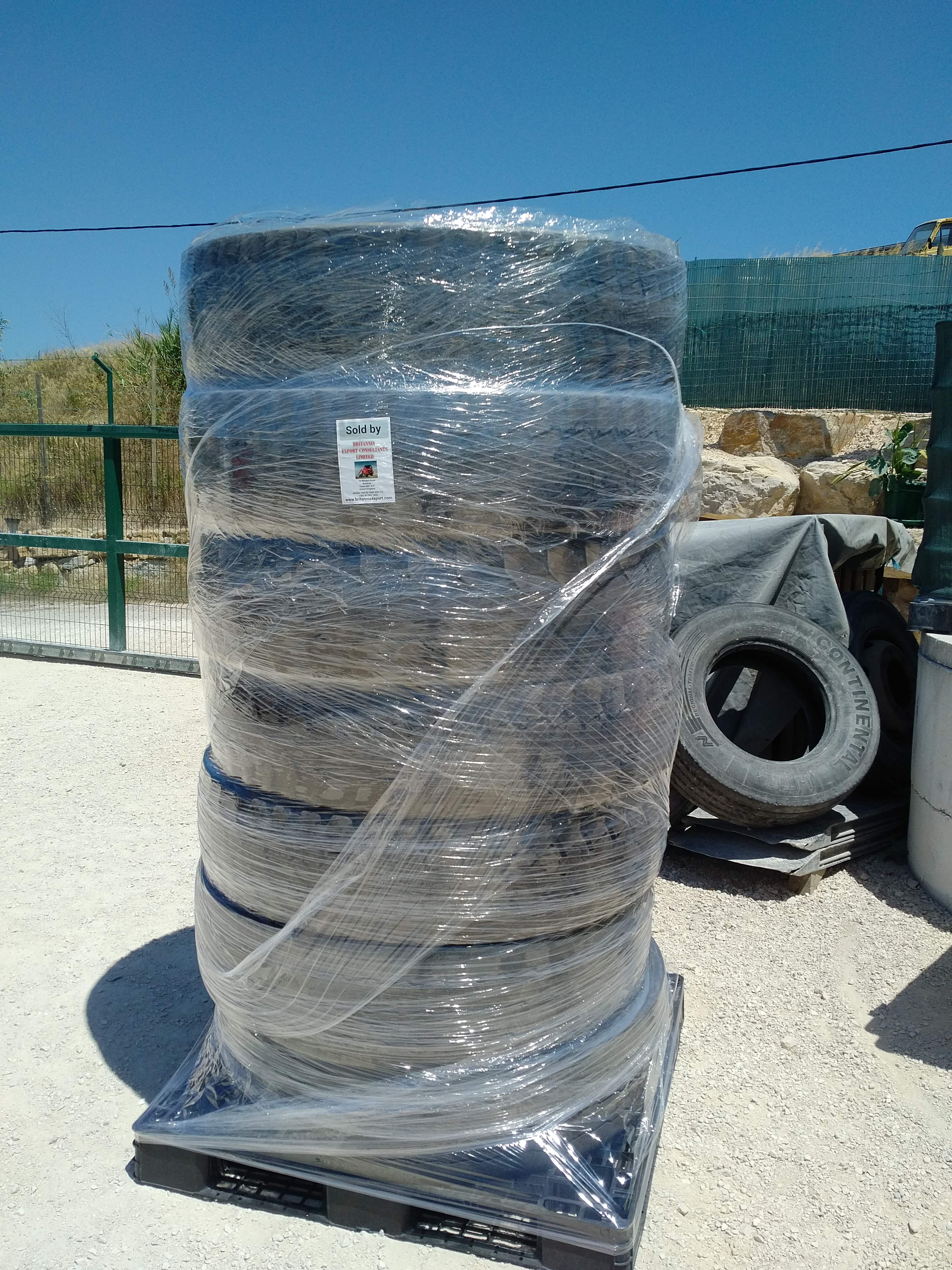 7 x 13R22.5 tyre casings recently sold to Georgia.