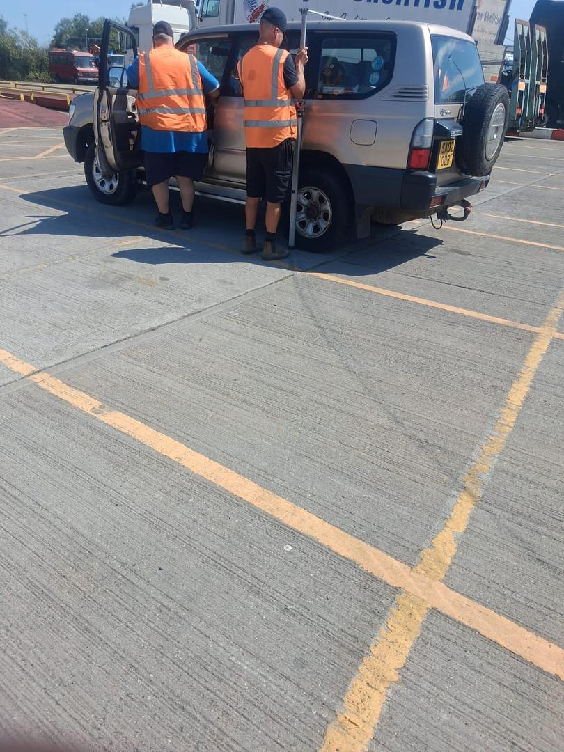 1998 Toyota Land Cruiser 7-Seater 4x4 Shipping from Tilbury, UK to Lomé, Togo