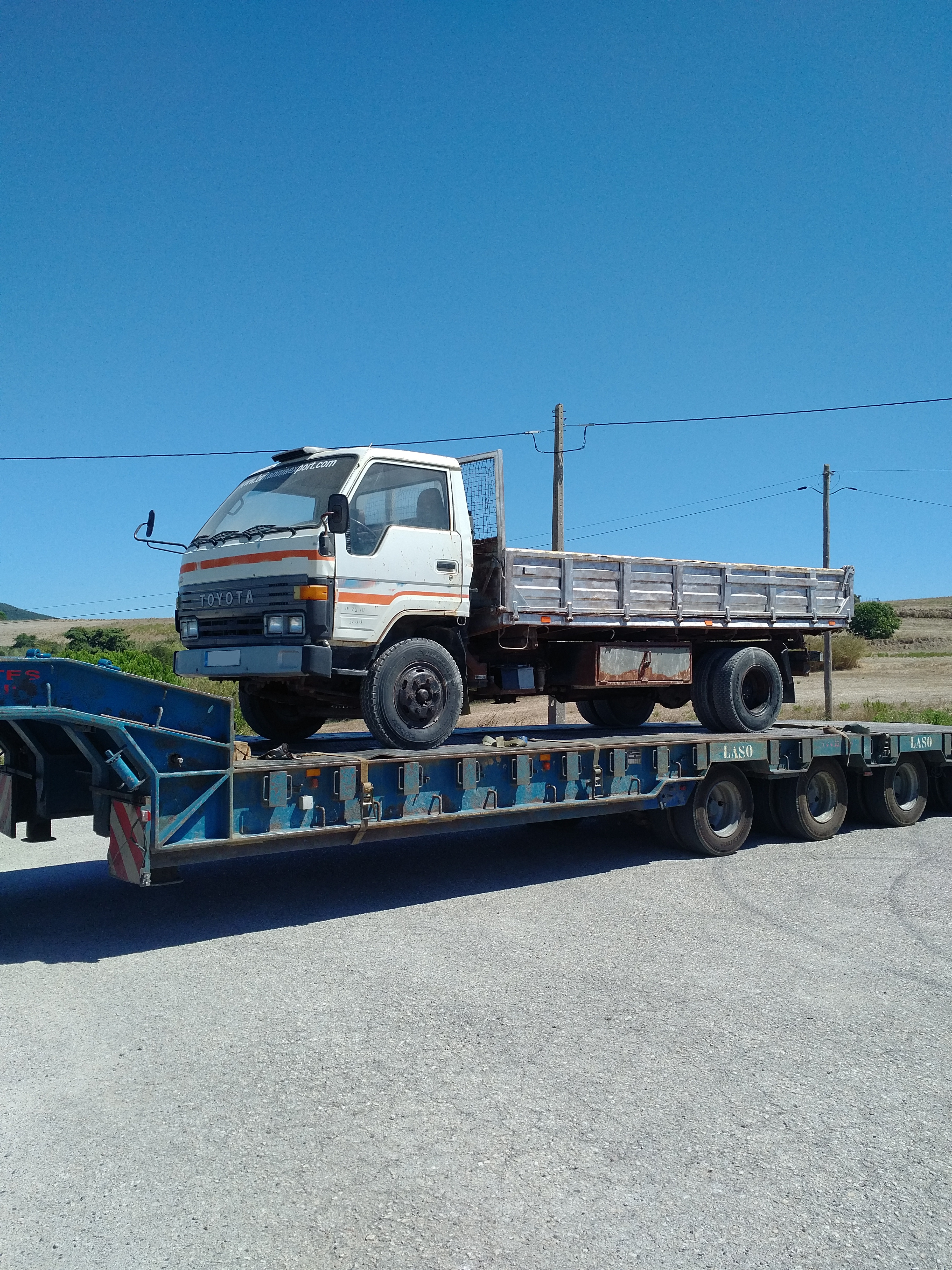 Transport & Delivery of Toyota Dyna 300 14B 7.5 ton 3 way tipper.