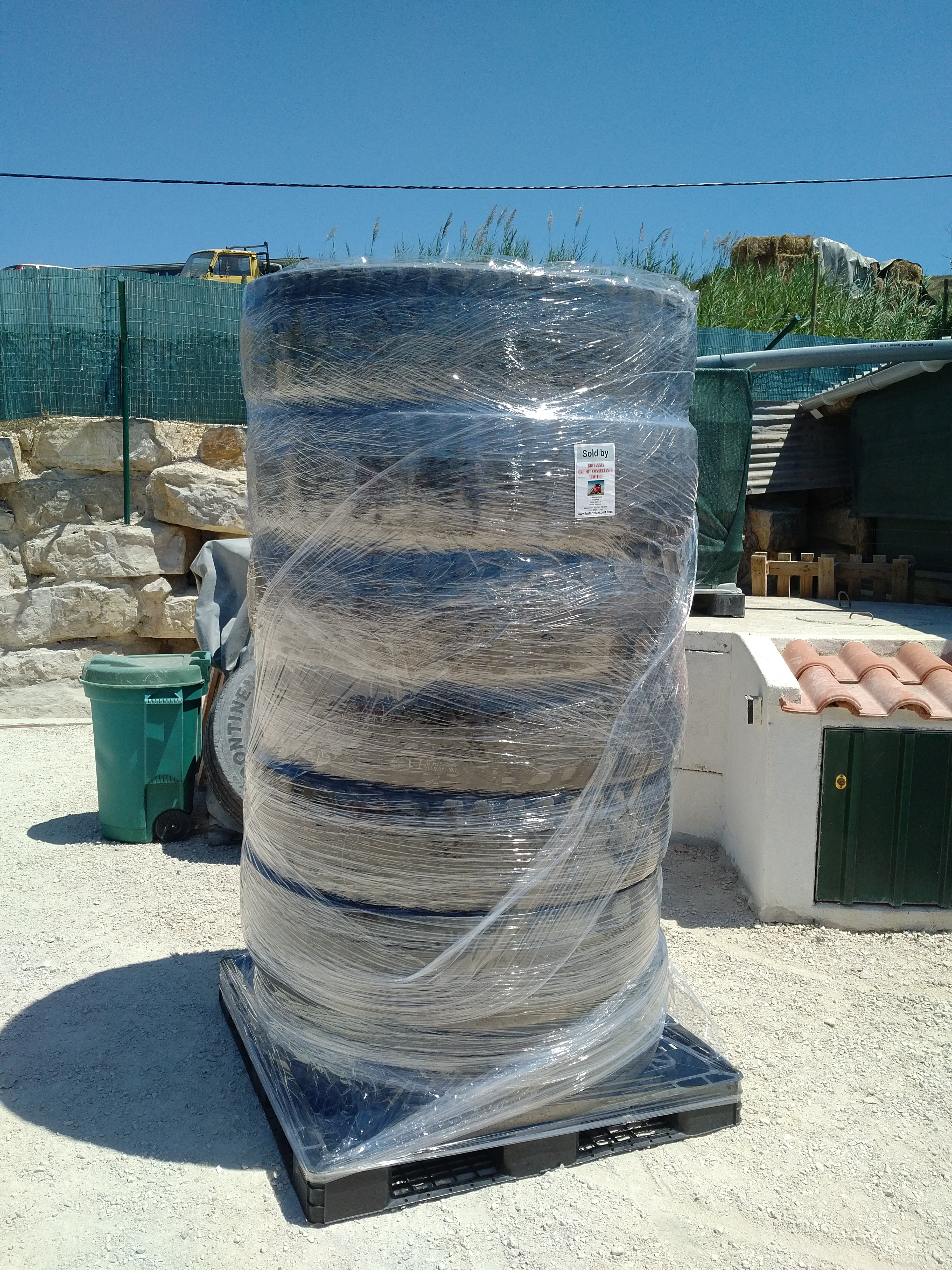 7 x 13R22.5 tyre casings recently sold to Georgia.