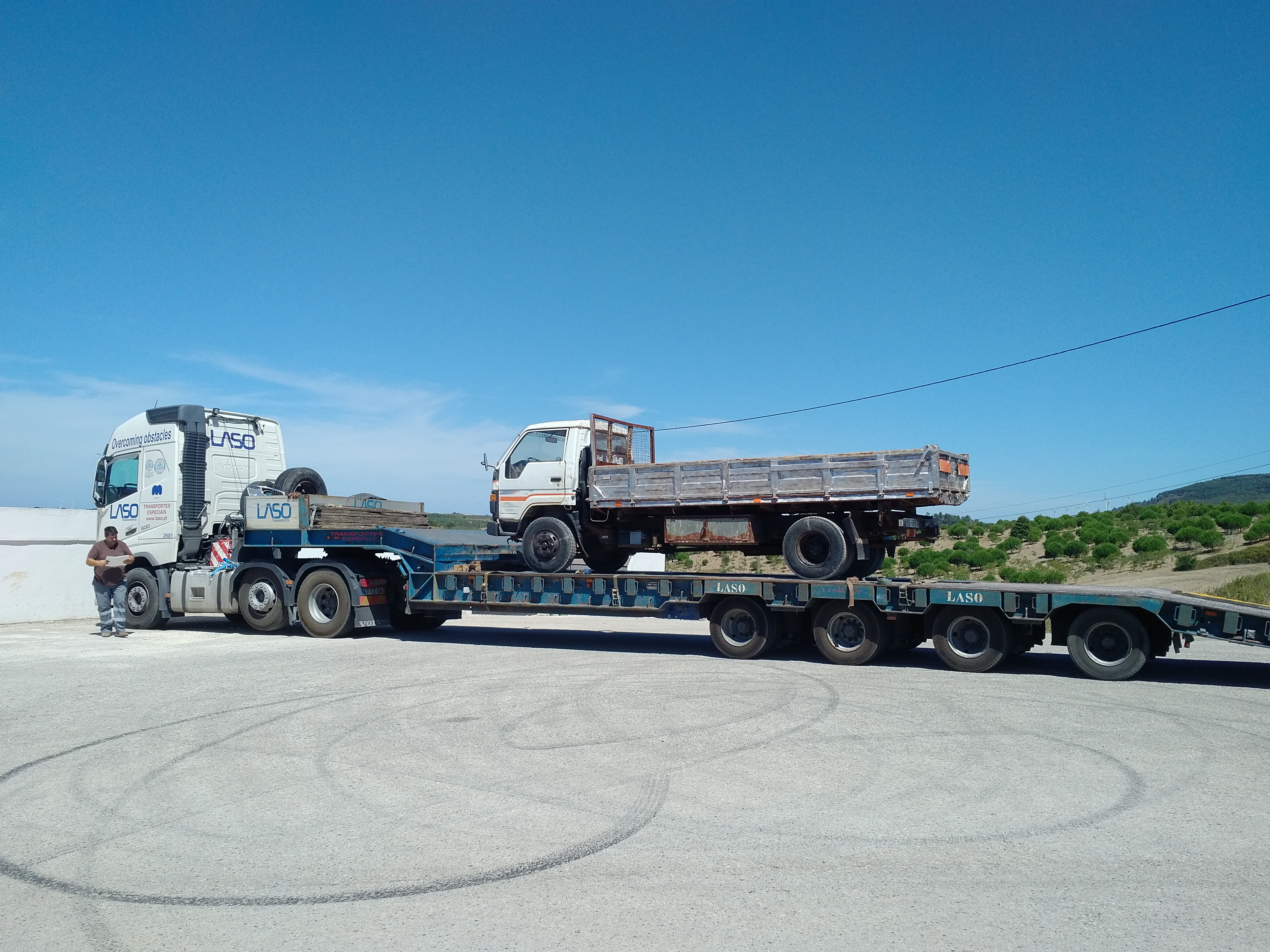 Transport & Delivery of Toyota Dyna 300 14B 7.5 ton 3 way tipper.