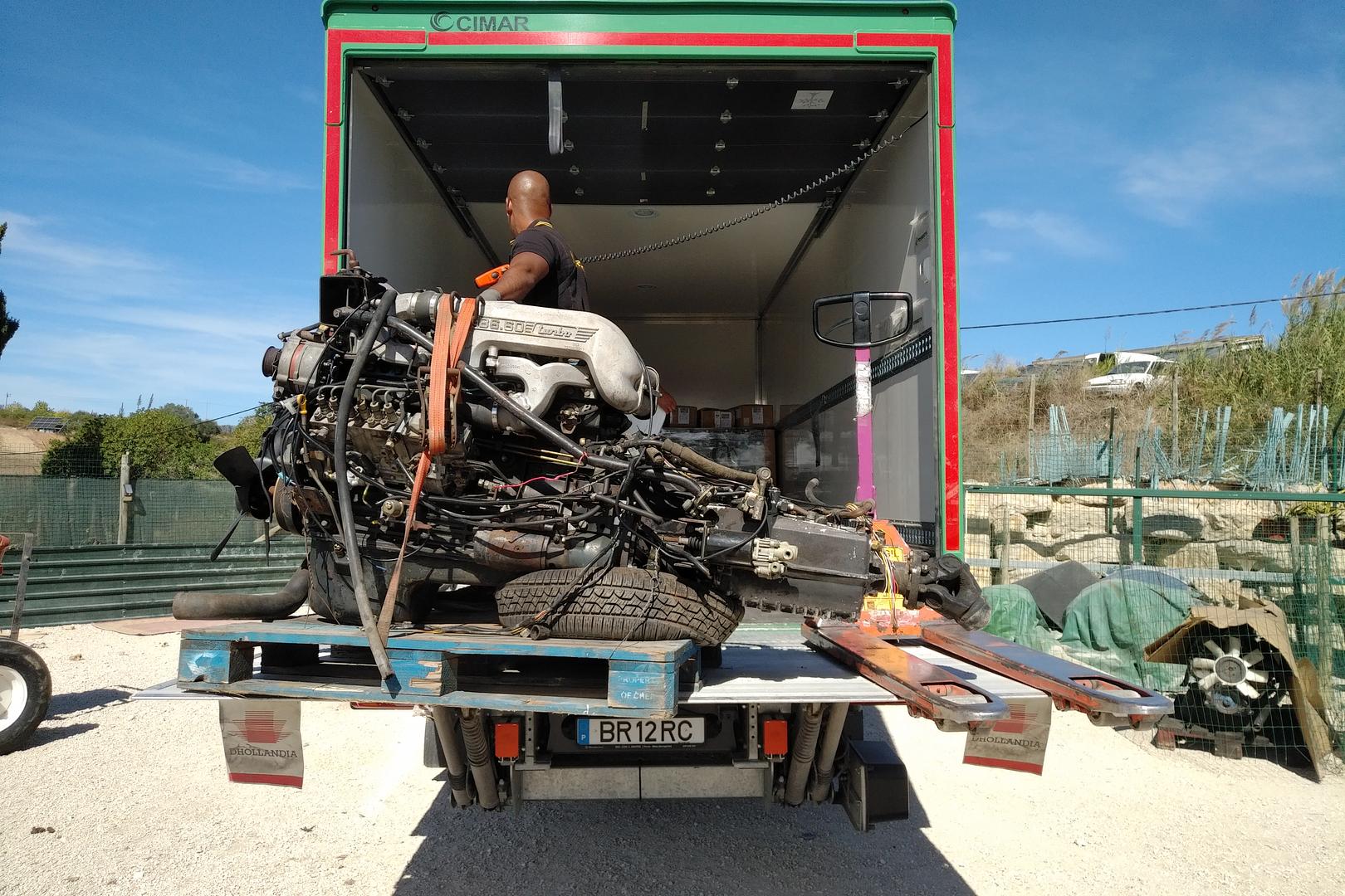 🚛 Transport & Delivery Completed ⚙️  Nissan B6.60 Turbo 6-cylinder diesel engine + ZF manual gearbox (complete set) — safely prepared and delivered for export.