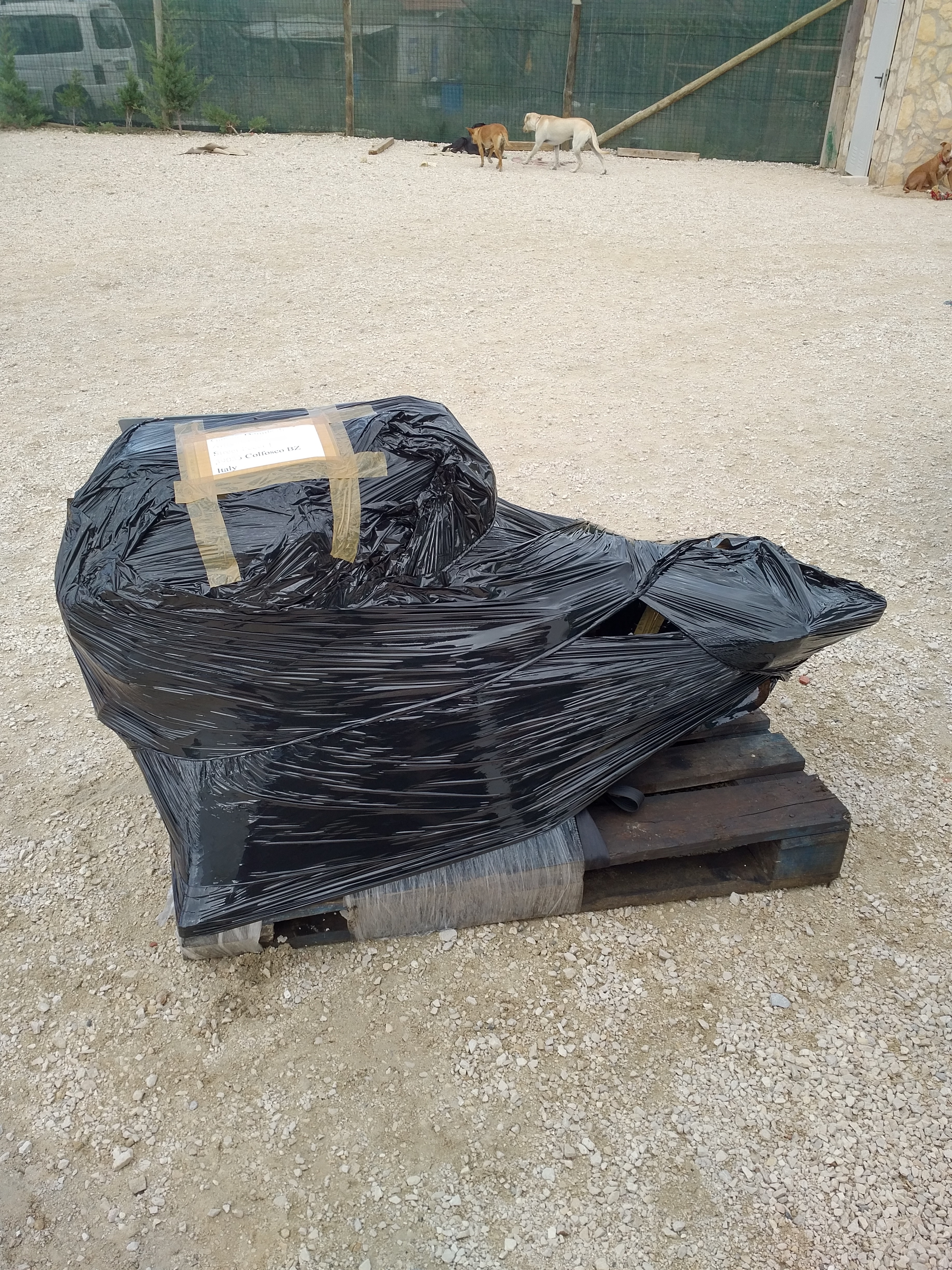 Transport & Delivery of Toyota B engine & gearbox complete to Colfosco BZ - Italy.