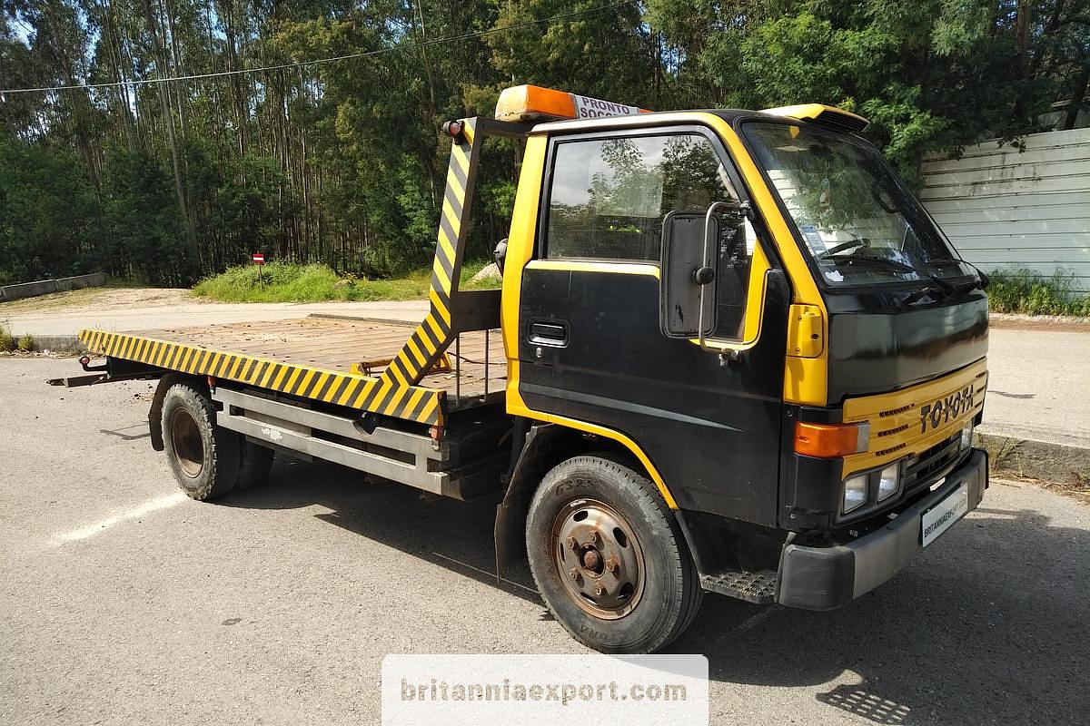 Toyota Dyna 250 Recovery Truck for Sale – Left Hand Drive 3.5 Ton Tow Truck for Africa Export