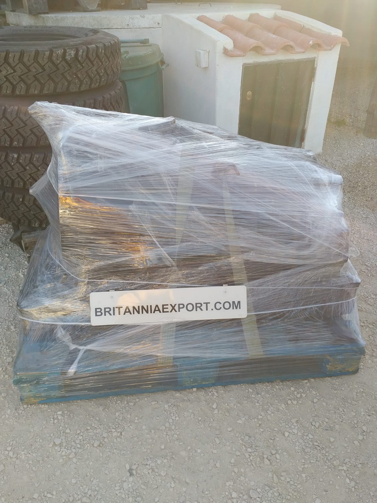 Scania DSC12 400 HP Euro 2 engine & Scania GRS900 manual gearbox ready for shipping to Lusaka - Zambia.