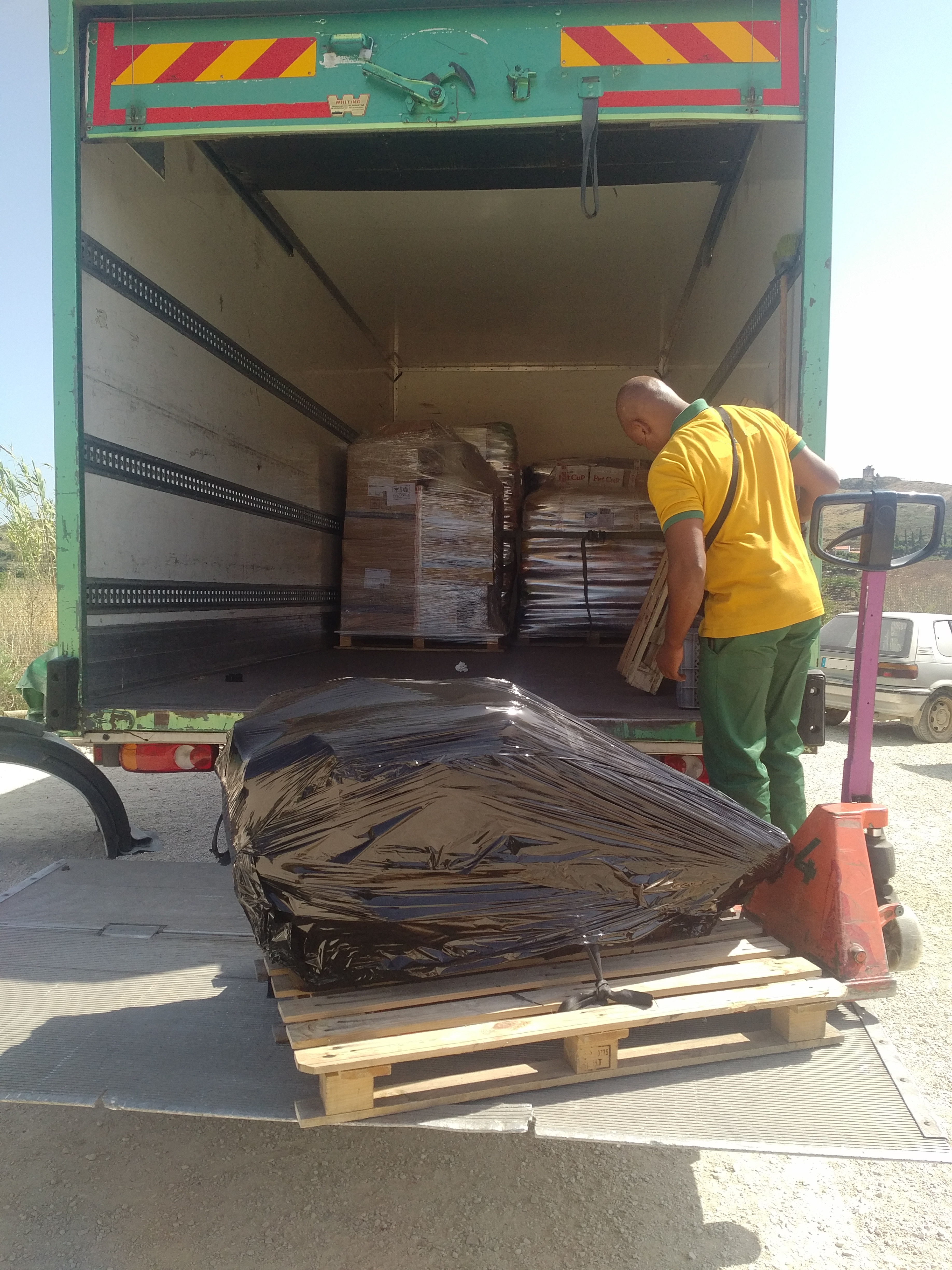 Transport & Shipping of Toyota B engine & gearbox complete to Harare - Zimbabwe.