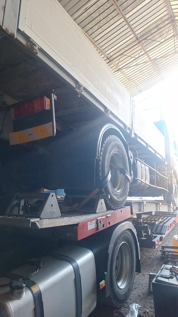 1999 DAF CF65 Dropside Truck with Crane – Transport & Shipping from Poland to Lagos, Nigeria