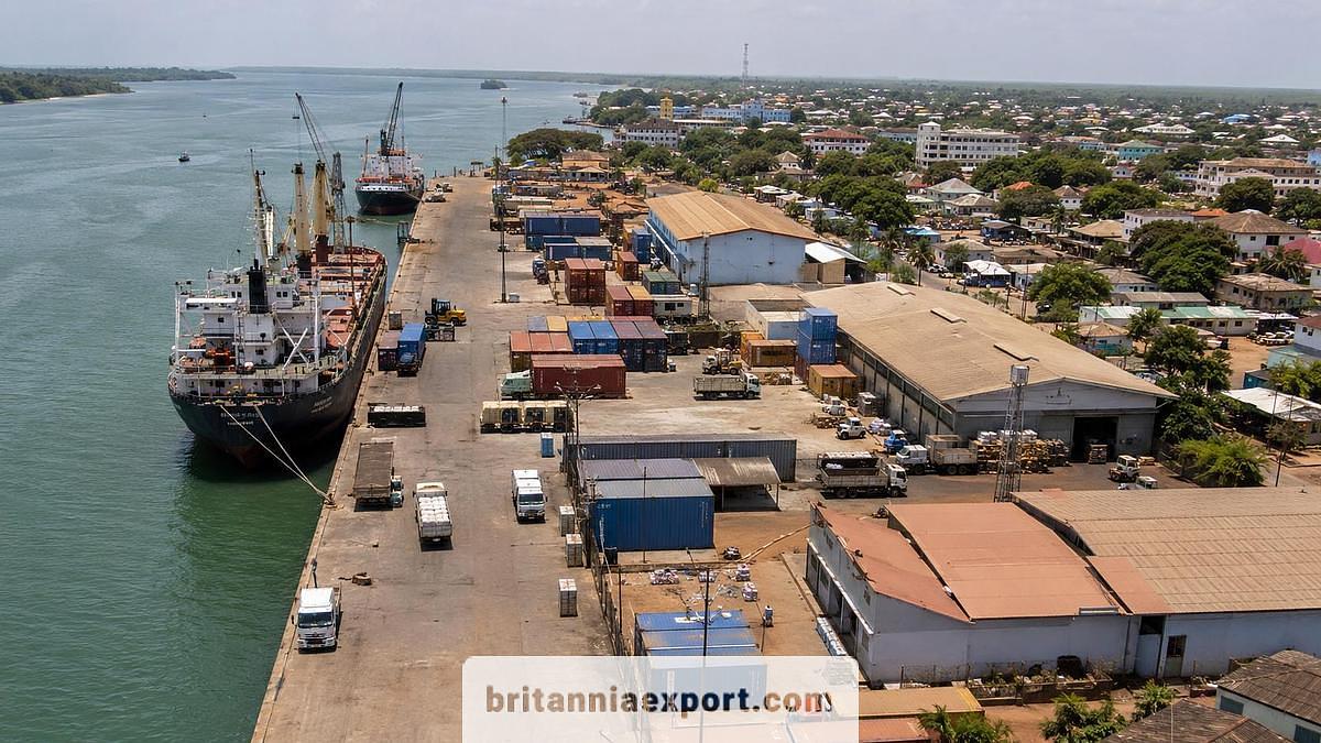 Shipping to Banjul, The Gambia from Europe – RoRo Truck, Tractor Unit & Machinery Shipping Guide