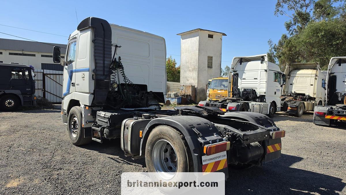 2001 Volvo FH12 420 Manual Tractor Unit for Sale – Euro 3, Hydraulics & 614,308 km