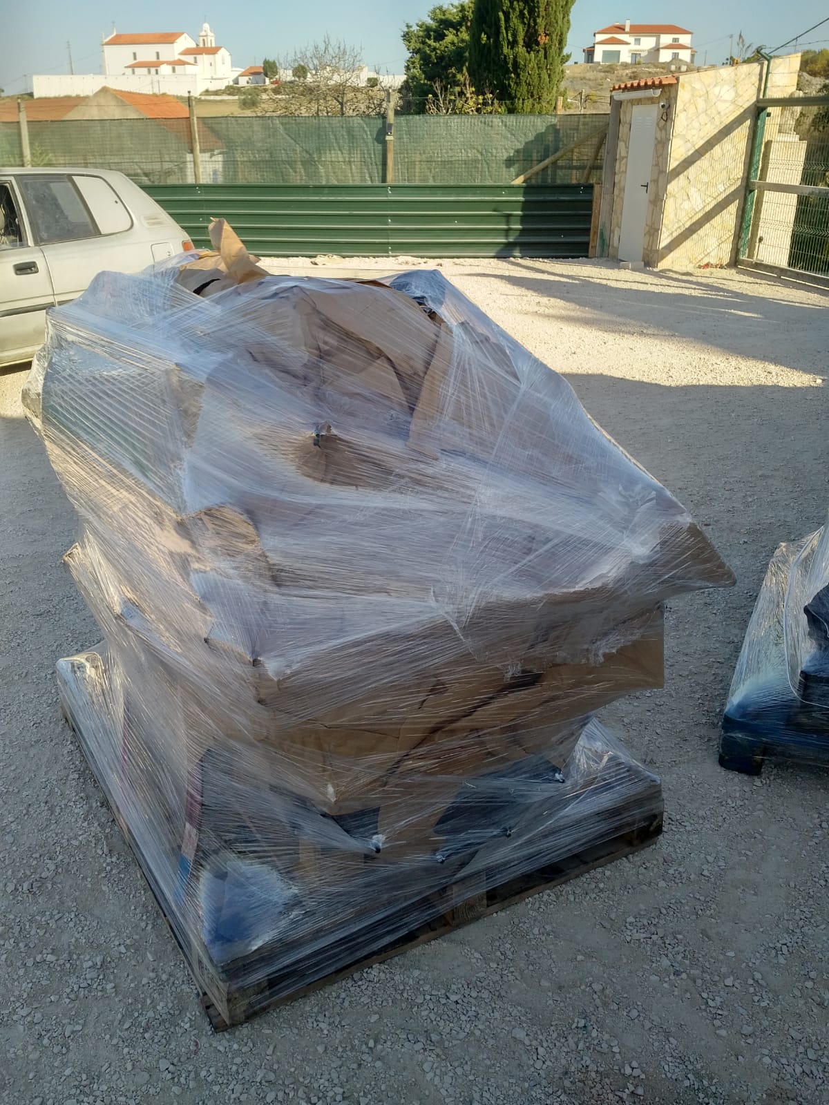 Scania DSC12 400 HP Euro 2 engine & Scania GRS900 manual gearbox ready for shipping to Lusaka - Zambia.