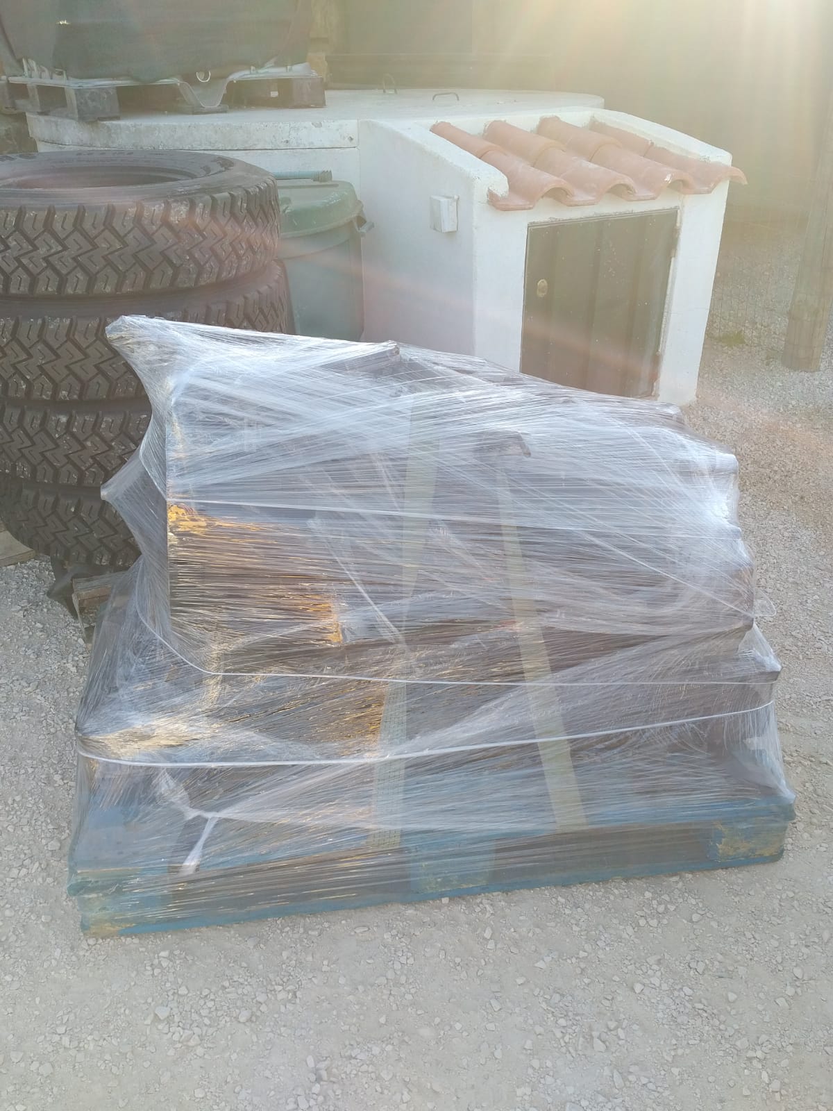 Scania DSC12 400 HP Euro 2 engine & Scania GRS900 manual gearbox ready for shipping to Lusaka - Zambia.