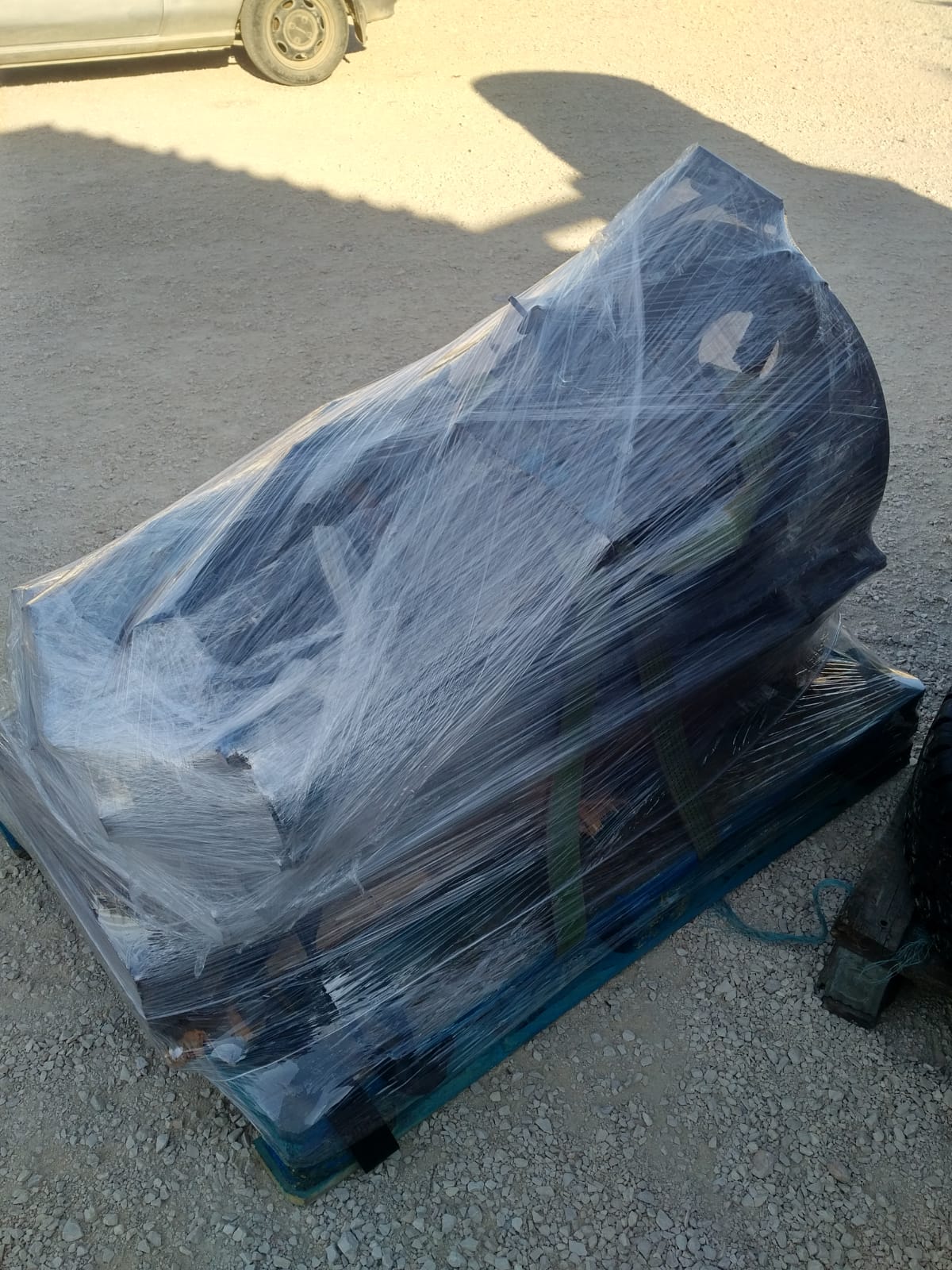 Scania DSC12 400 HP Euro 2 engine & Scania GRS900 manual gearbox ready for shipping to Lusaka - Zambia.