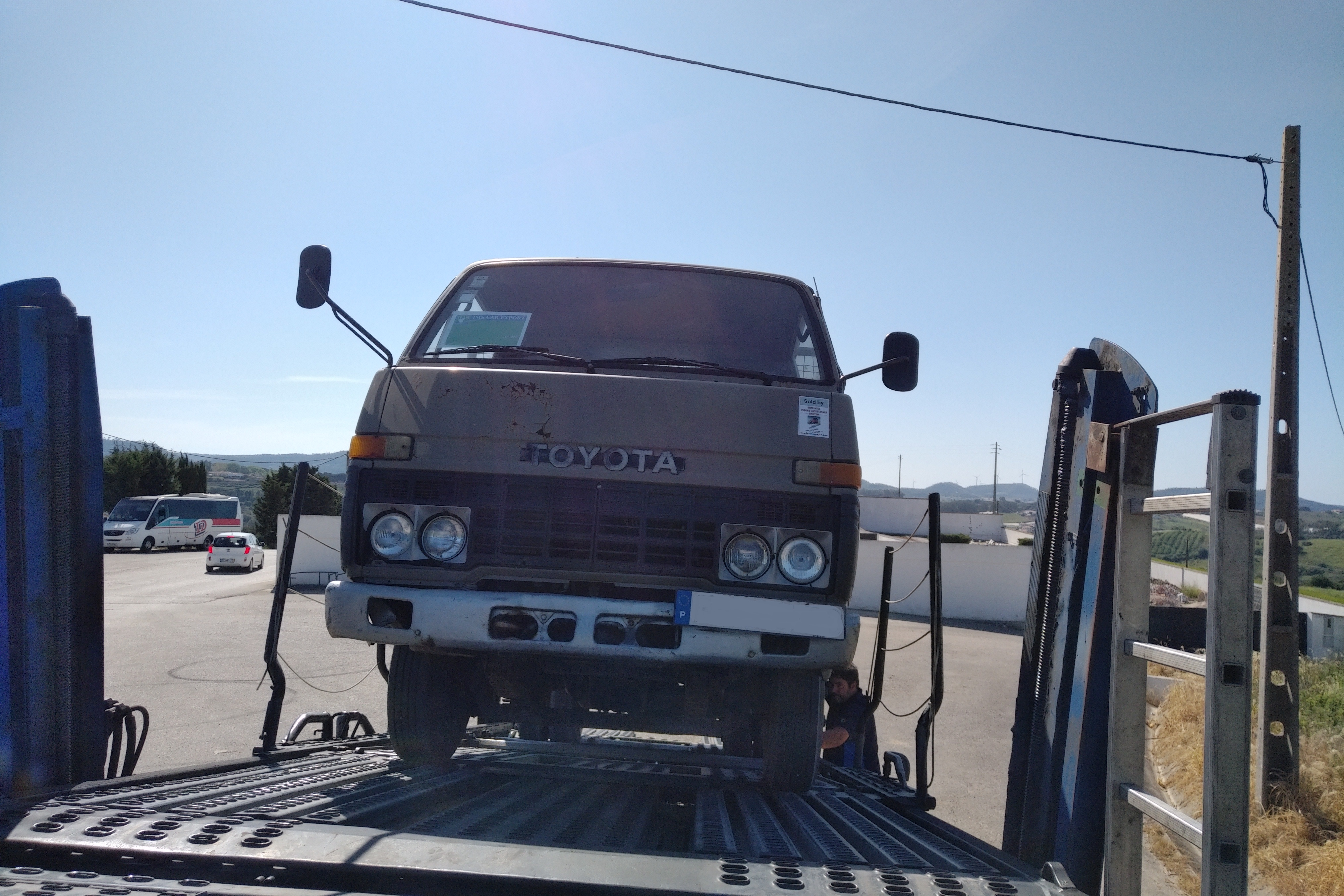 Transport of Toyota Dyna BU30 truck to Port. Shipping to Douala - Cameroon.