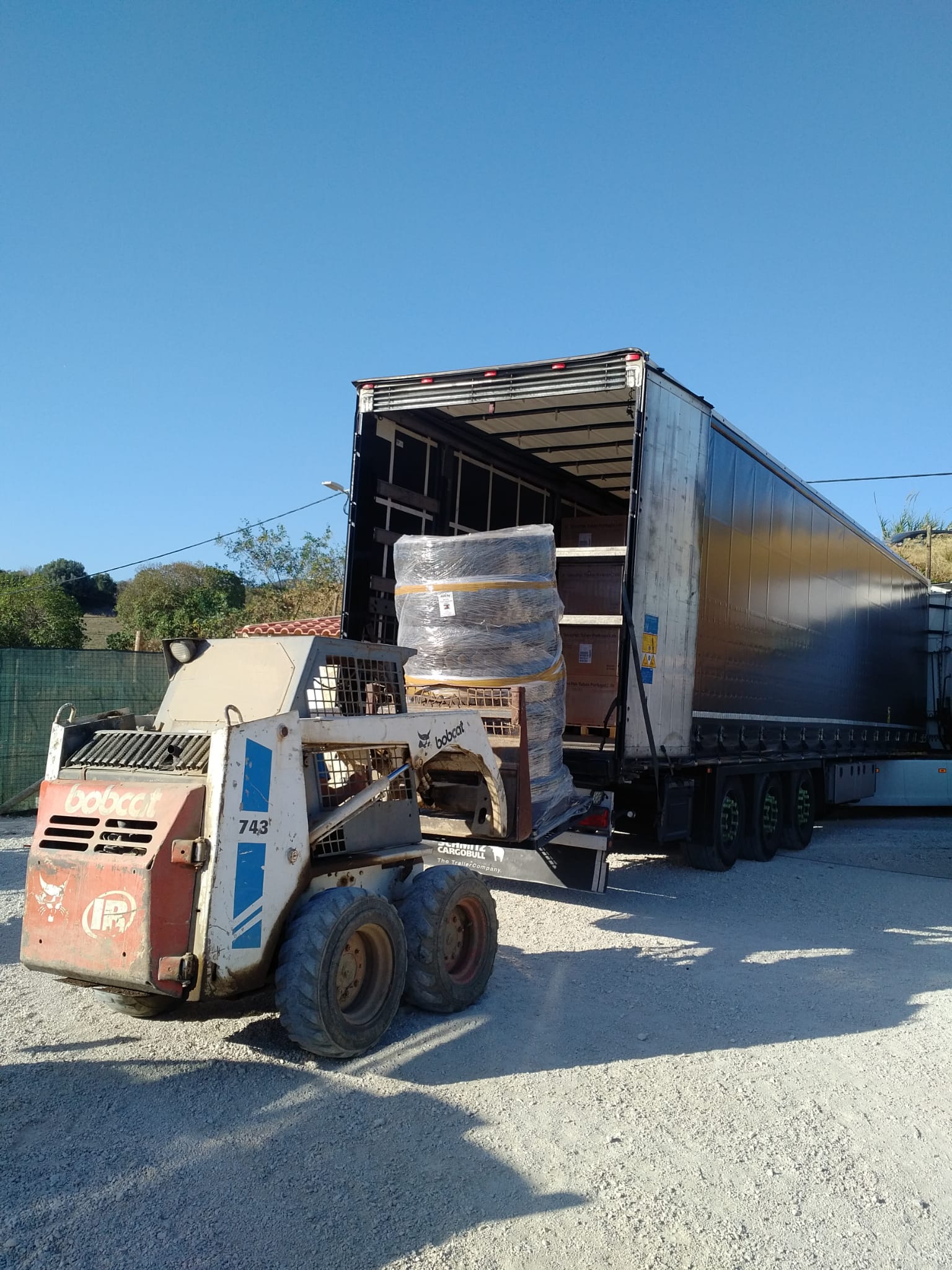 Transport & Delivery of 13R22.5 tyre casings to Georgia.