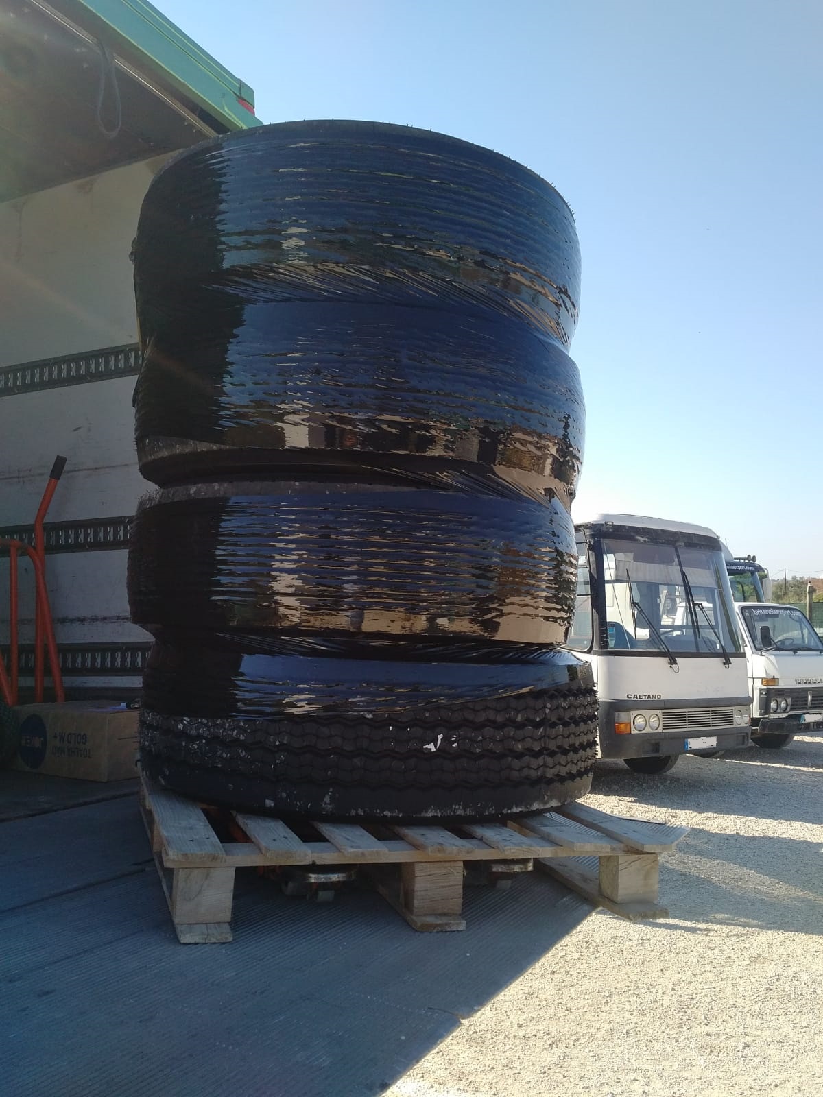 Transport & Delivery of 4 x 385/65R22.5 truck tyres.