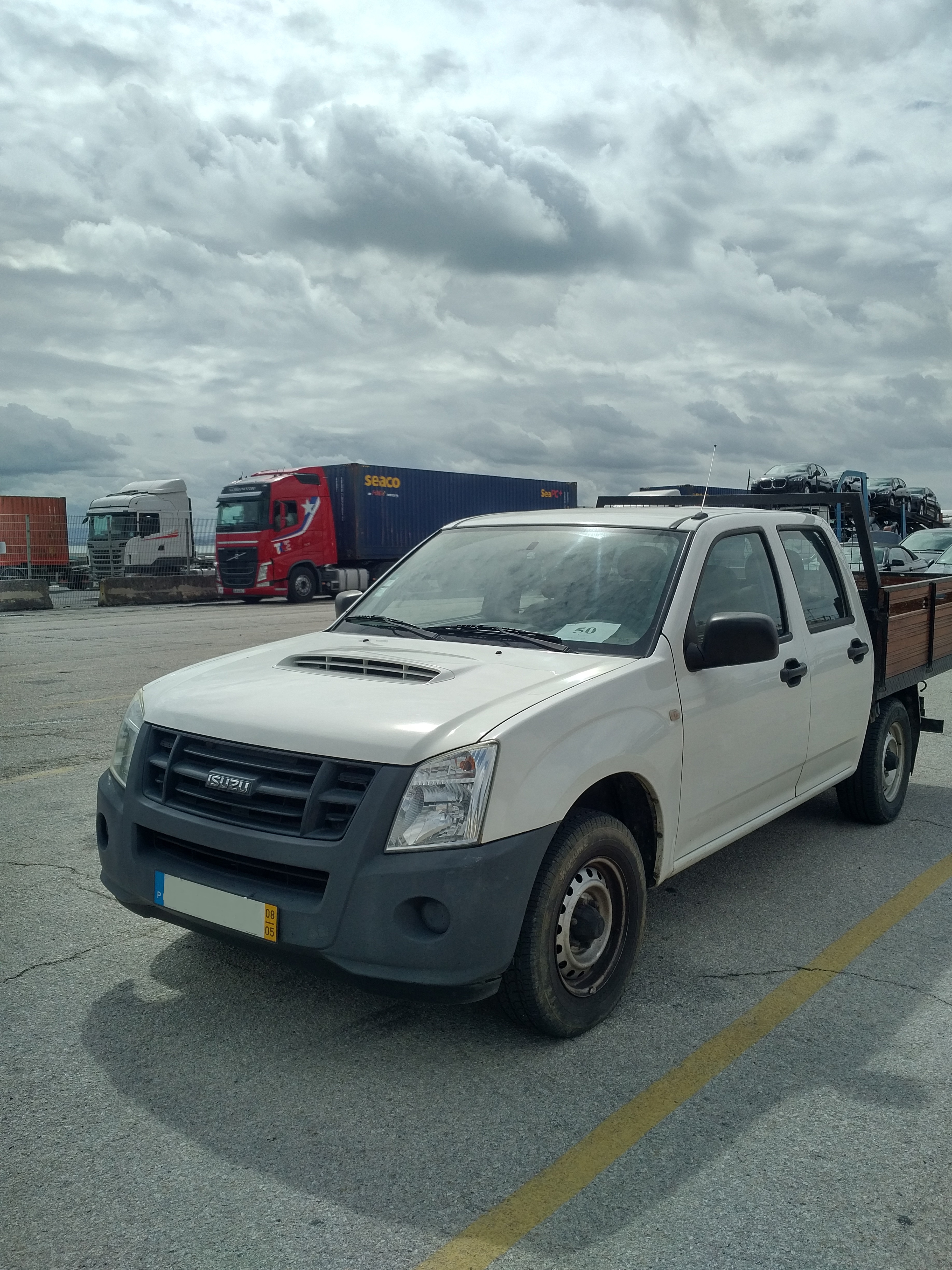 Shipping of Isuzu D-Max pickup truck to Pico - Azores.