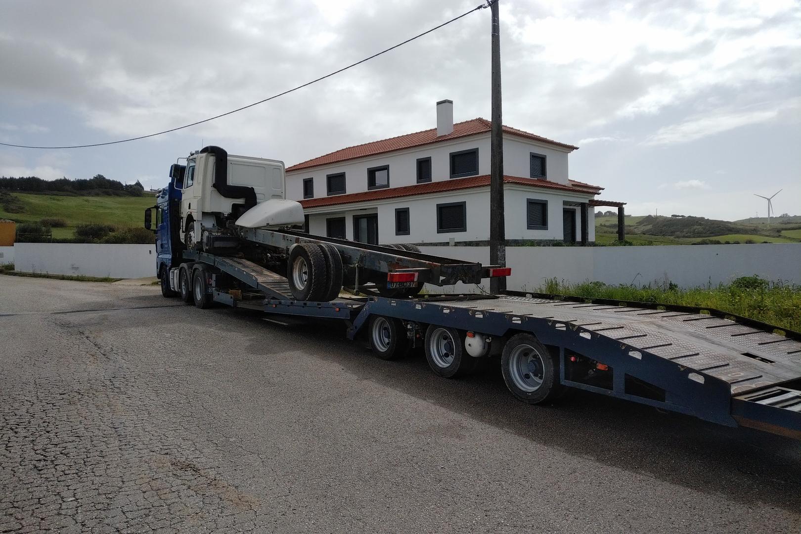 Transport & Delivery of 2006 DAF CF 75.310 19 ton chassis cab truck.