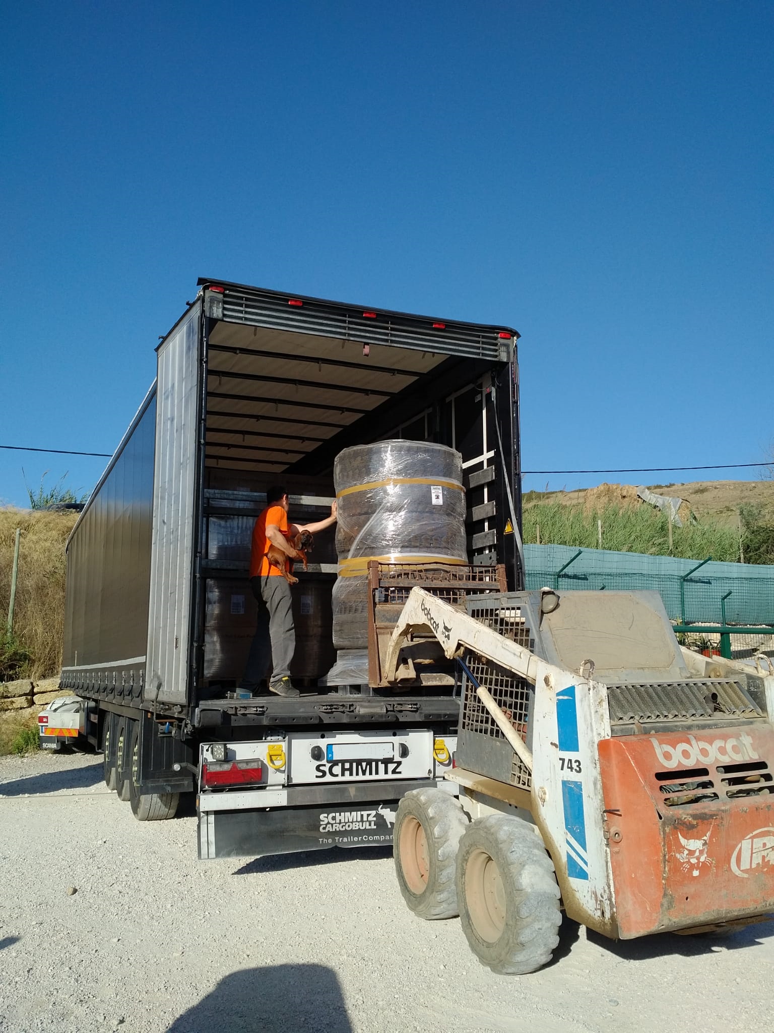 Transport & Delivery of 13R22.5 tyre casings to Georgia.