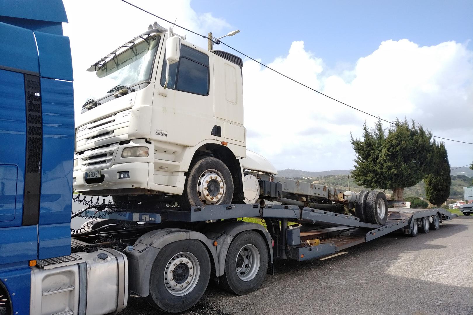 Transport & Delivery of 2006 DAF CF 75.310 19 ton chassis cab truck.