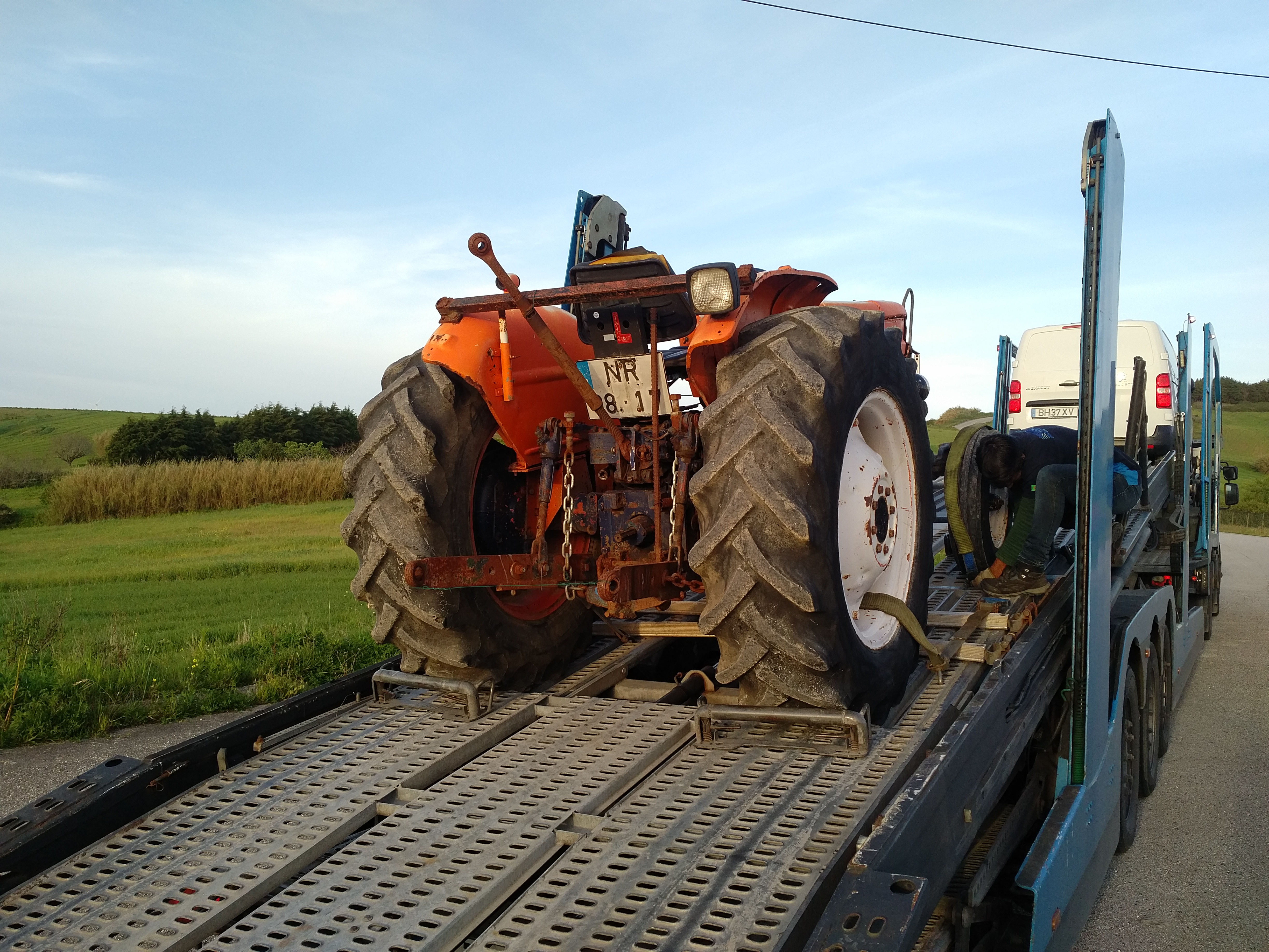 Transport of 1977 FIAT 640 farm tractor to Port. Shipping to Lagos - Nigeria.