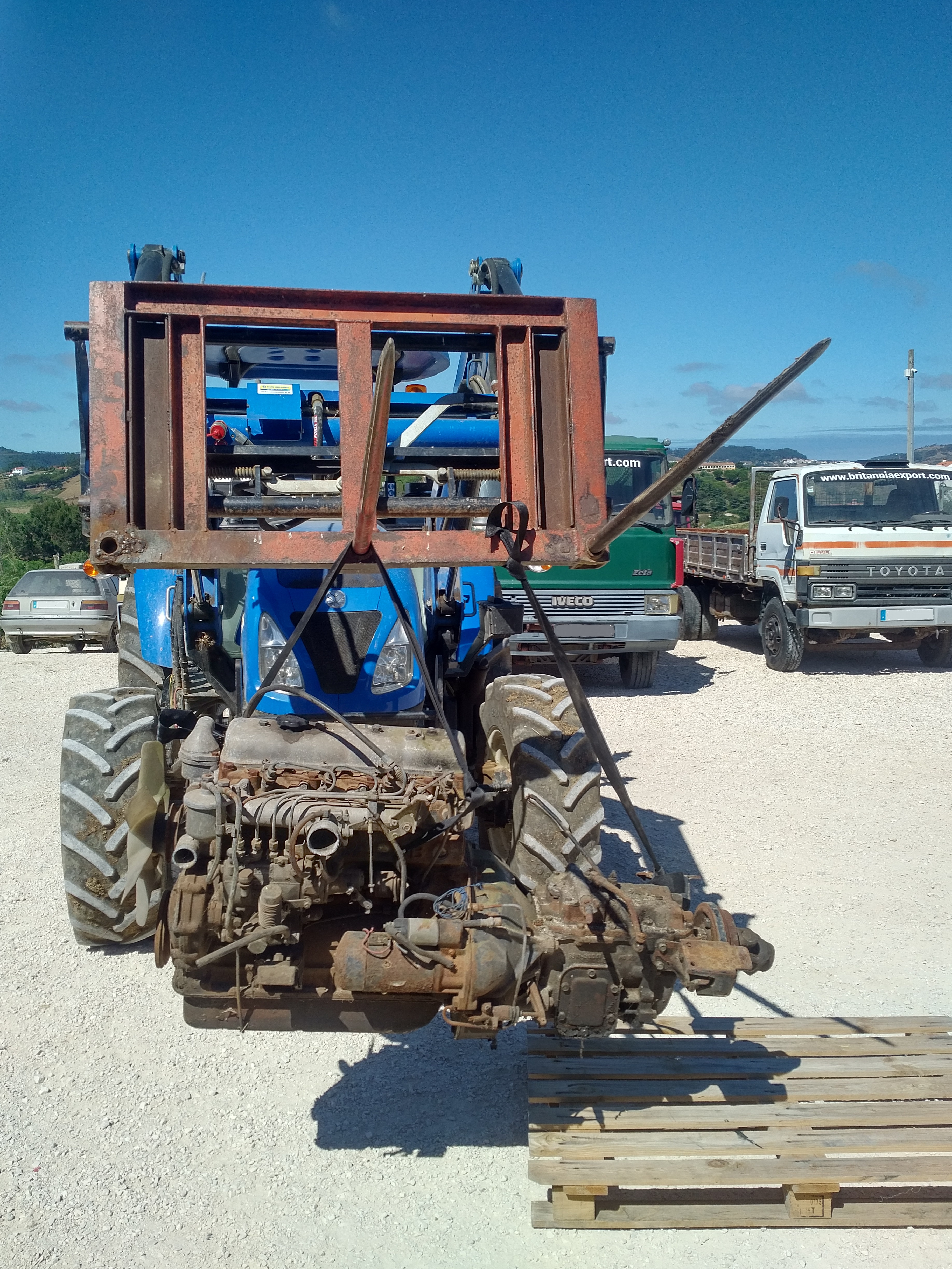 Getting Toyota B engine & gearbox ready for shipping to Harare - Zimbabwe.