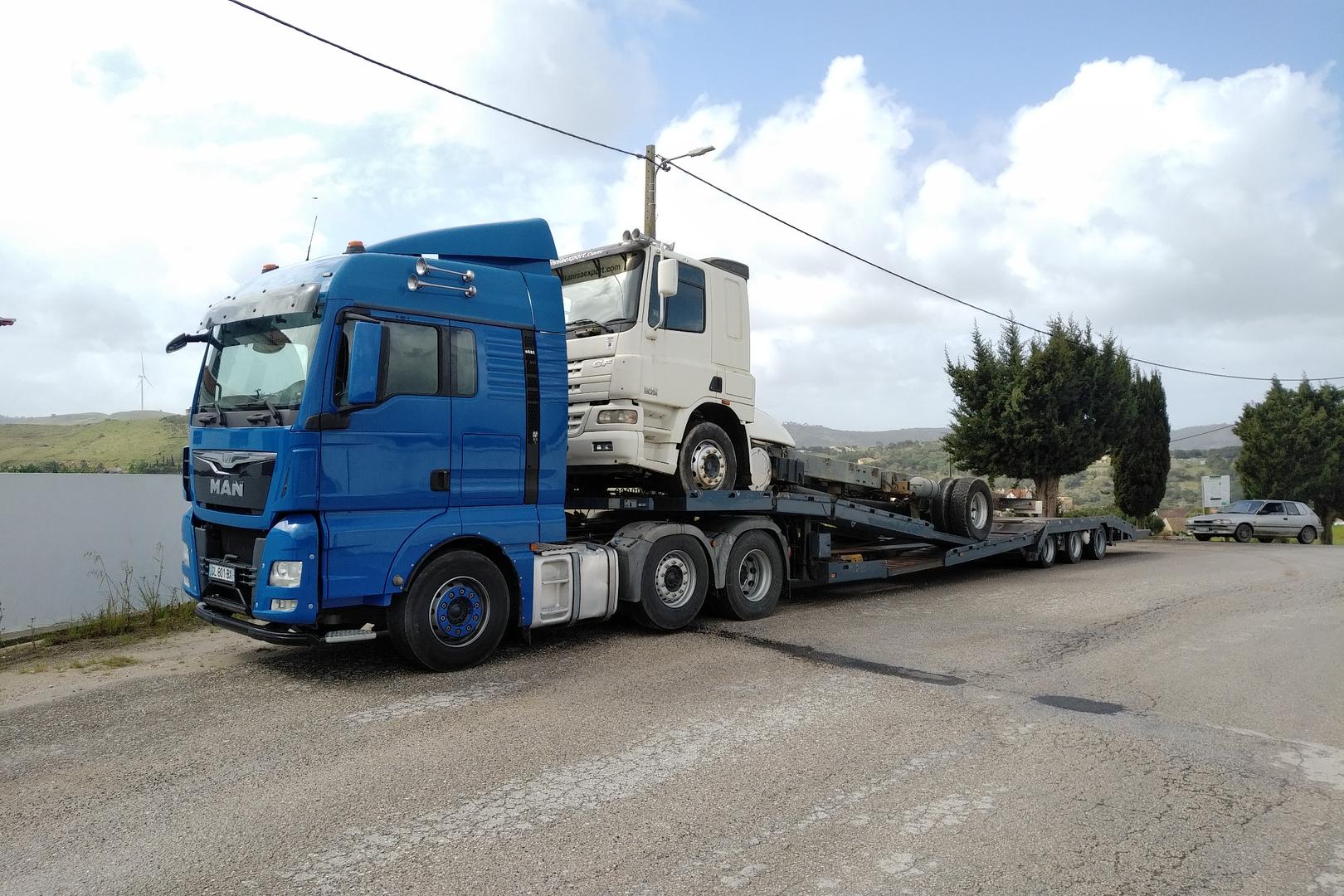 Transport & Delivery of 2006 DAF CF 75.310 19 ton chassis cab truck.