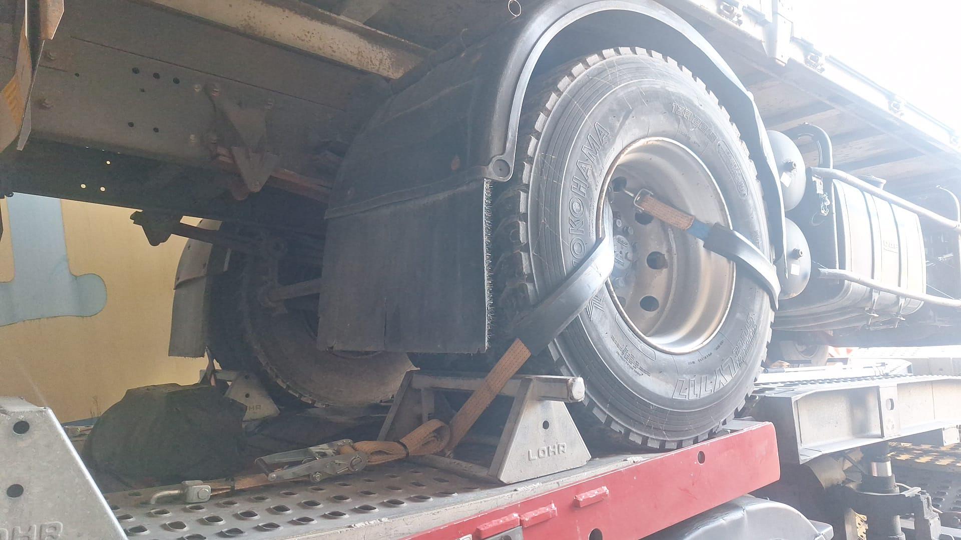 1999 DAF CF65 Dropside Truck with Crane – Transport & Shipping from Poland to Lagos, Nigeria