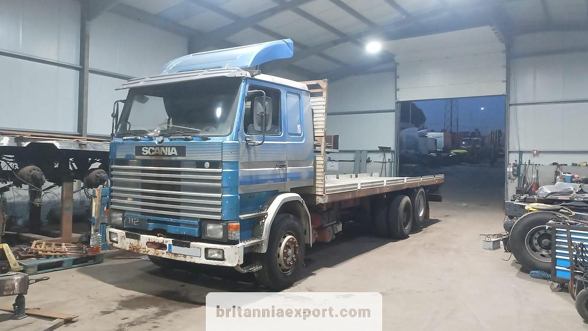 Scania R112 H 6x2 26 Ton Flatbed Truck for Sale – Strong Manual Pump Scania Ready for Africa