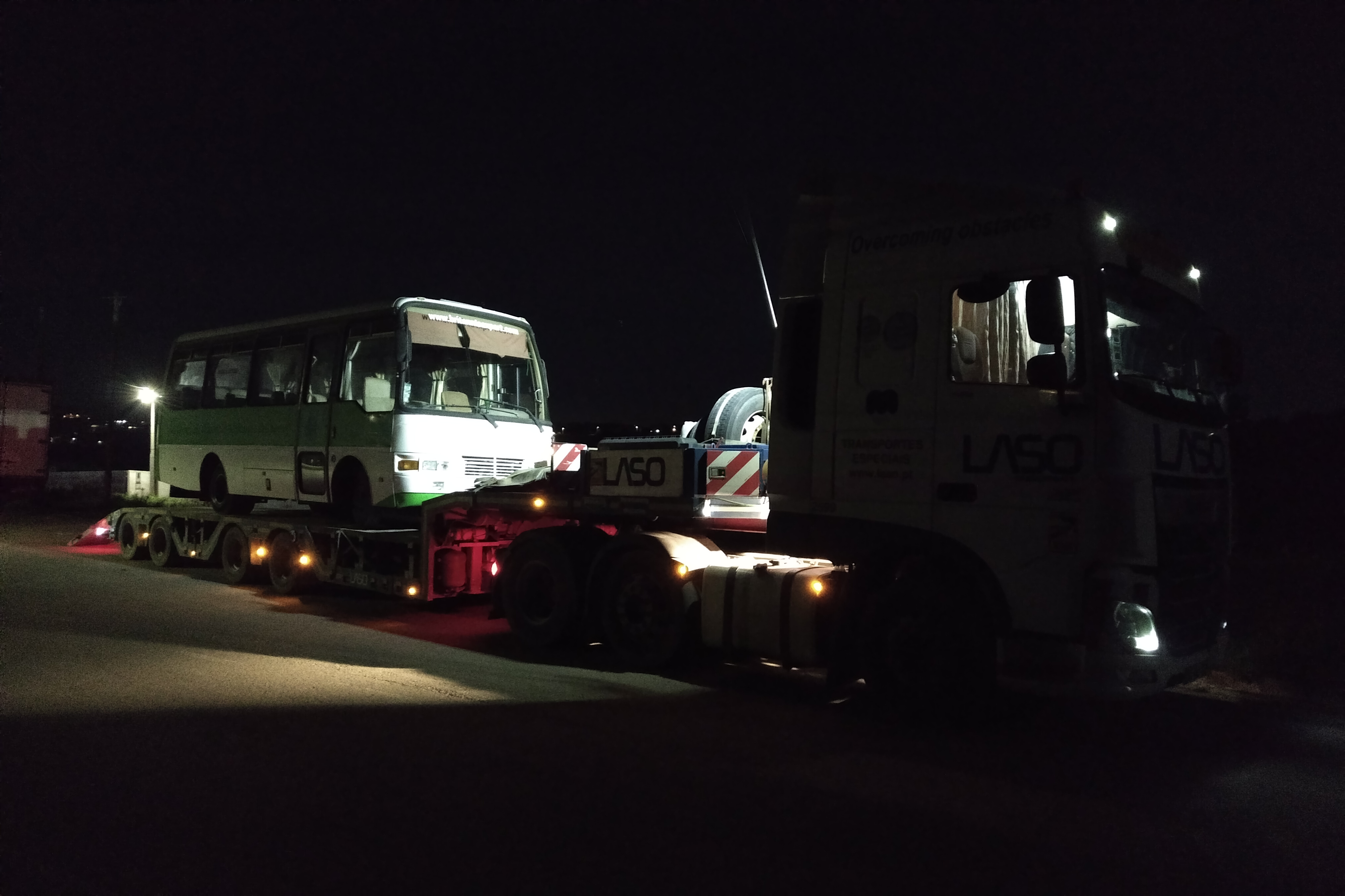 Transport & Delivery of Toyota Coaster 14B minibus to Port. Shipping to Pointe Noire - Congo.