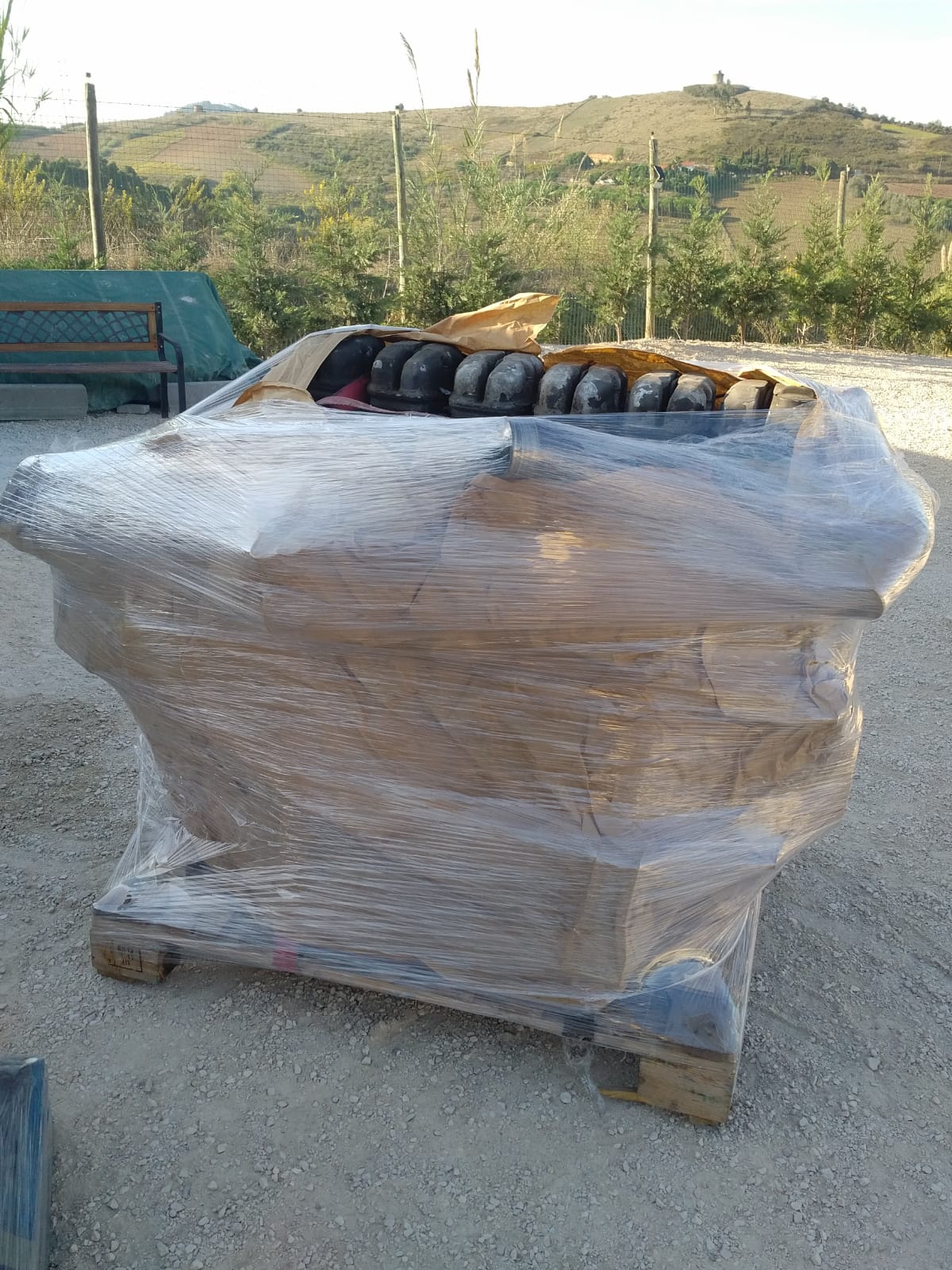 Scania DSC12 400 HP Euro 2 engine & Scania GRS900 manual gearbox ready for shipping to Lusaka - Zambia.