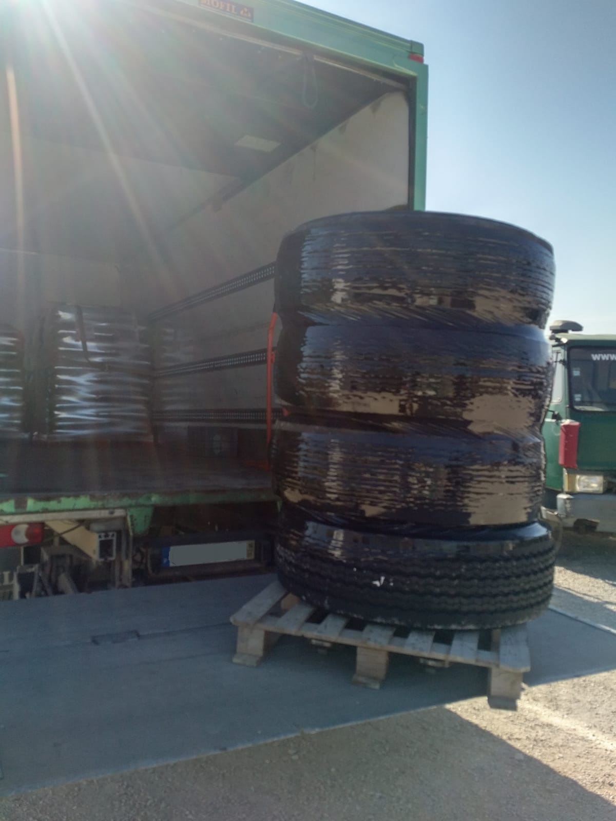 Transport & Delivery of 4 x 385/65R22.5 truck tyres.