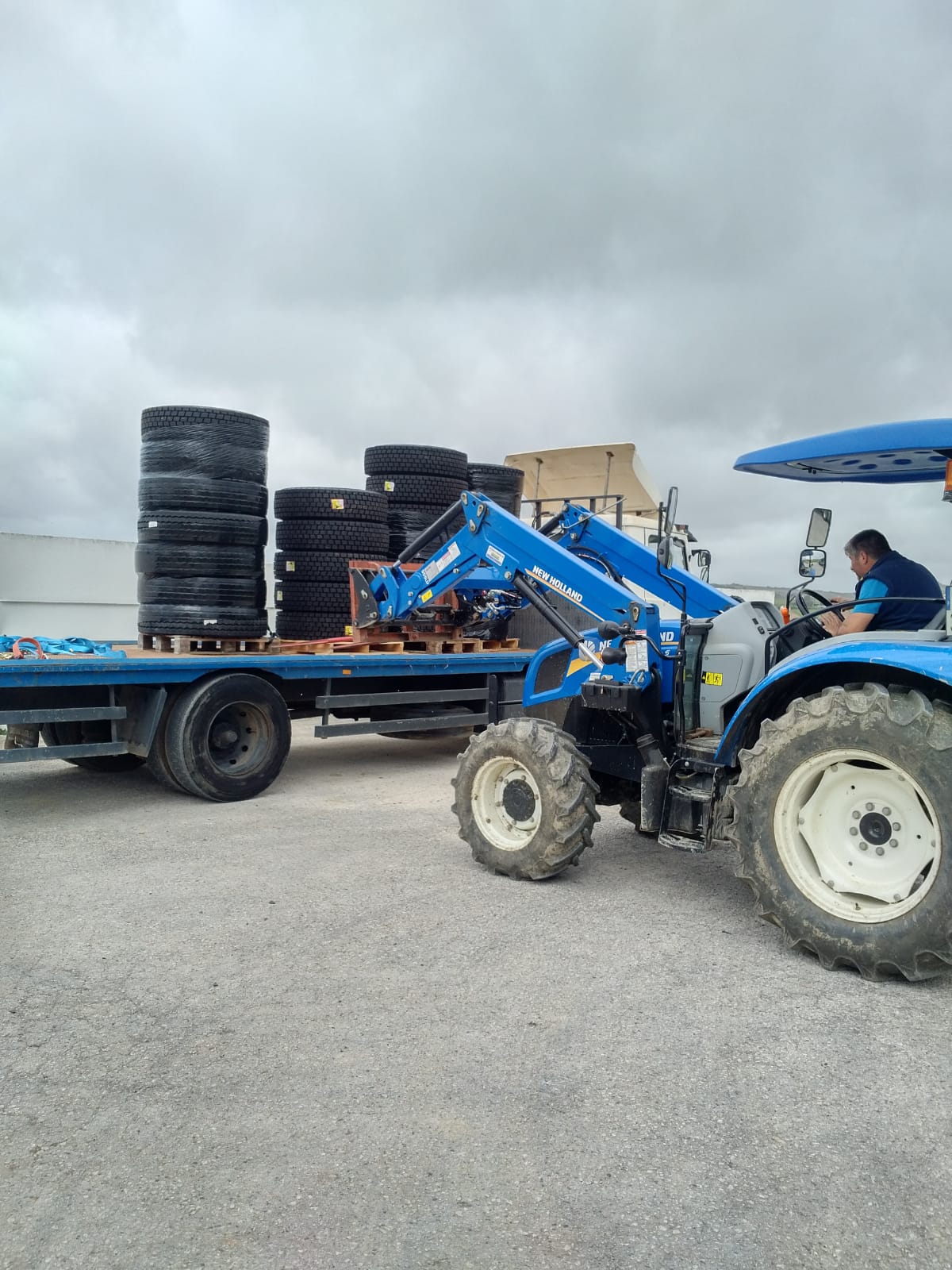 Transport & Delivery of 315/80R22.5 & 13R22.5 truck tyres to Douala - Cameroon.