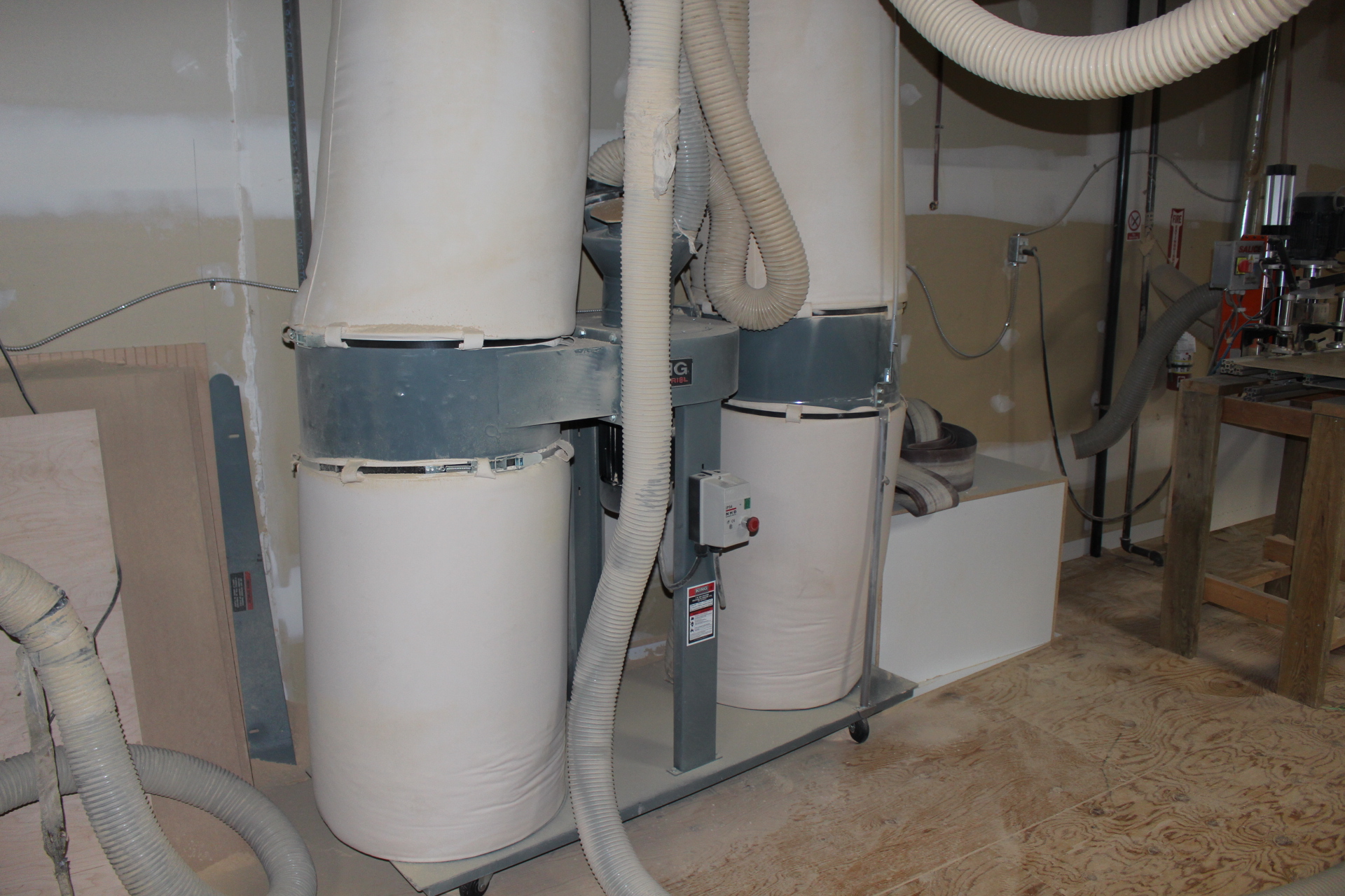 PAST AUCTION- Auction- Quickway Kitchen Cabinets 